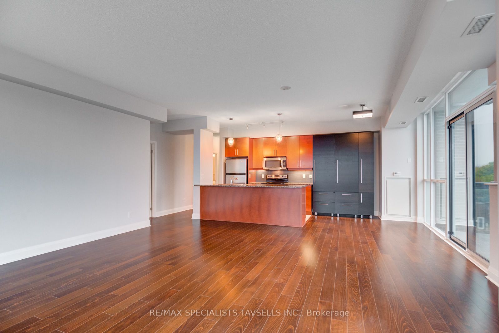Unit 304 - 1 Hurontario Street, Mississauga 4