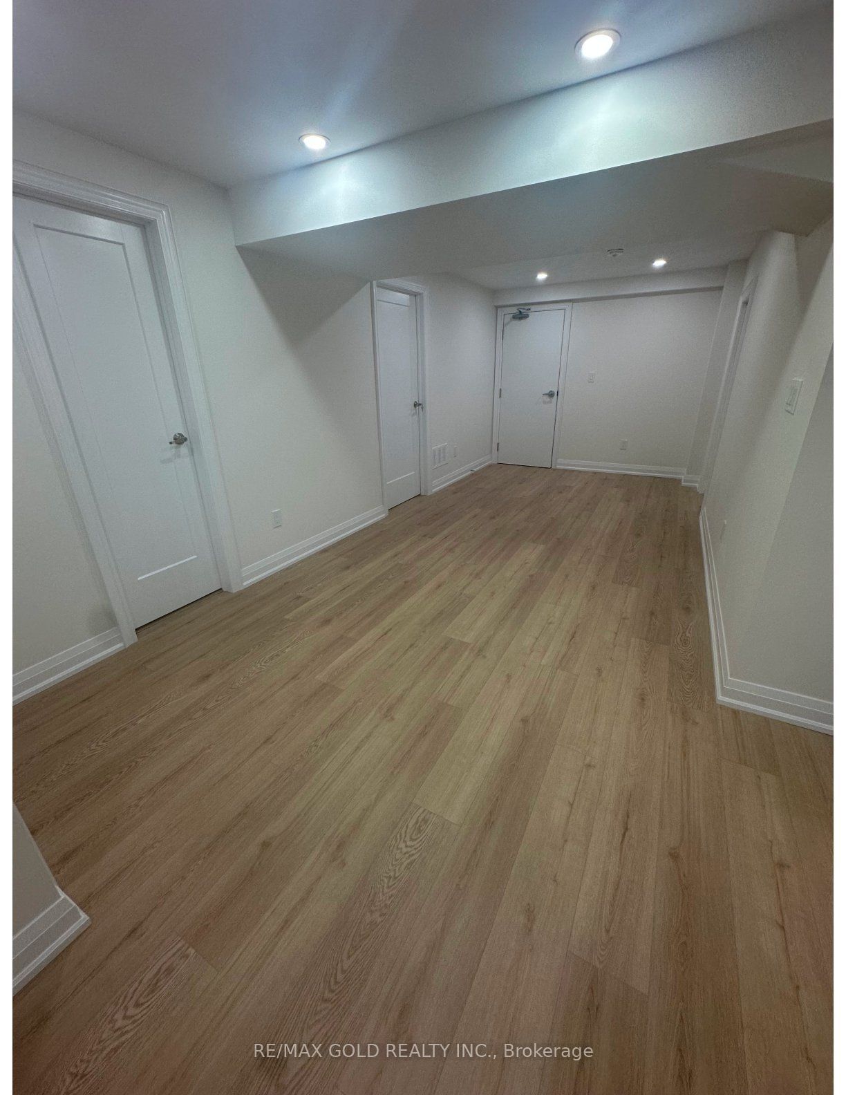 Unit Lower level - 18 Hullen Crescent, Etobicoke 2