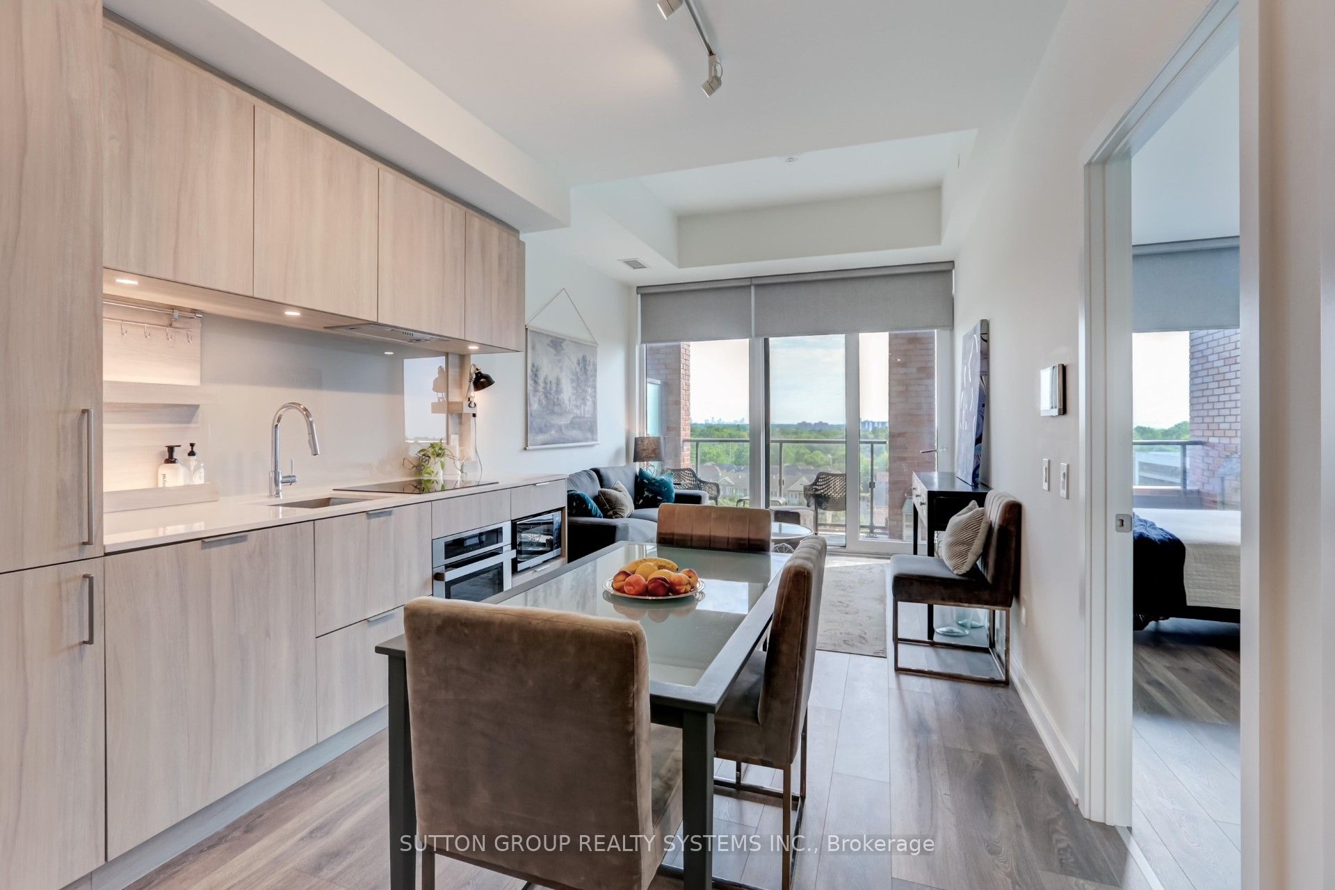 Unit 807 - 28 Ann Street, Mississauga 2