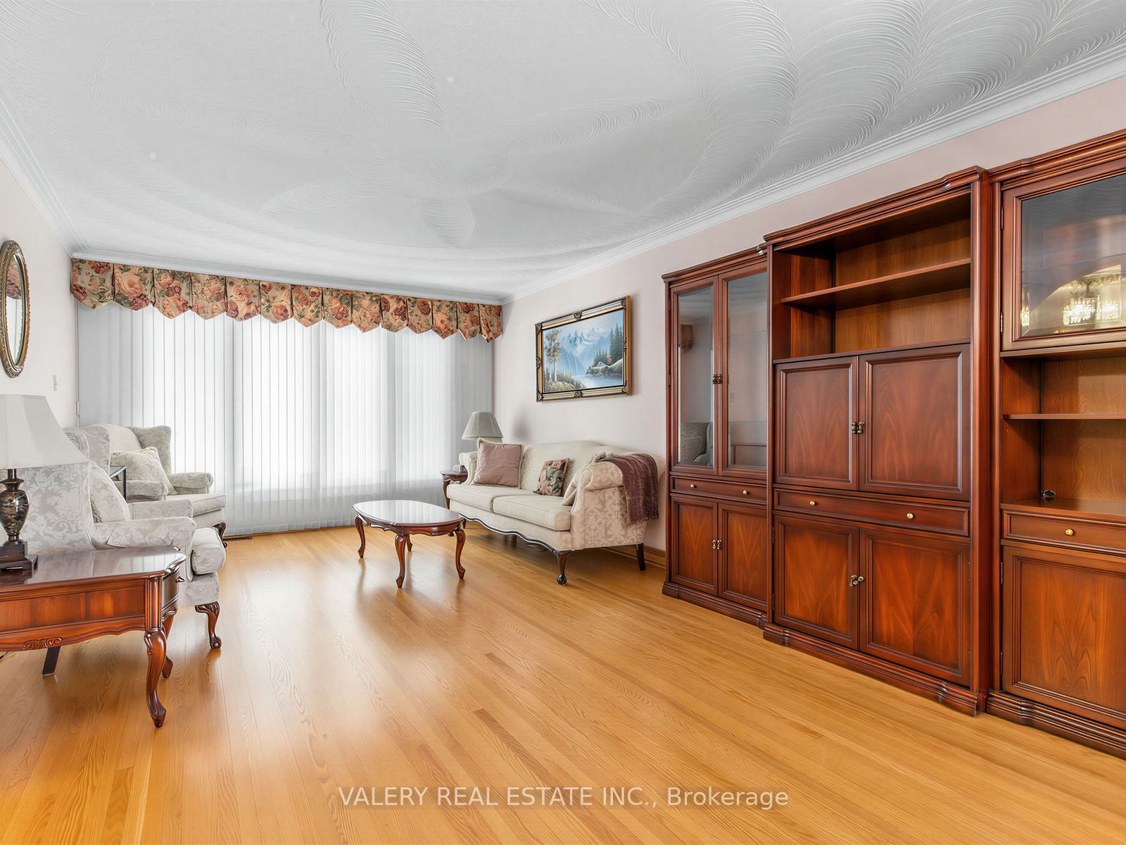 370 Maple Leaf Drive, North York 5