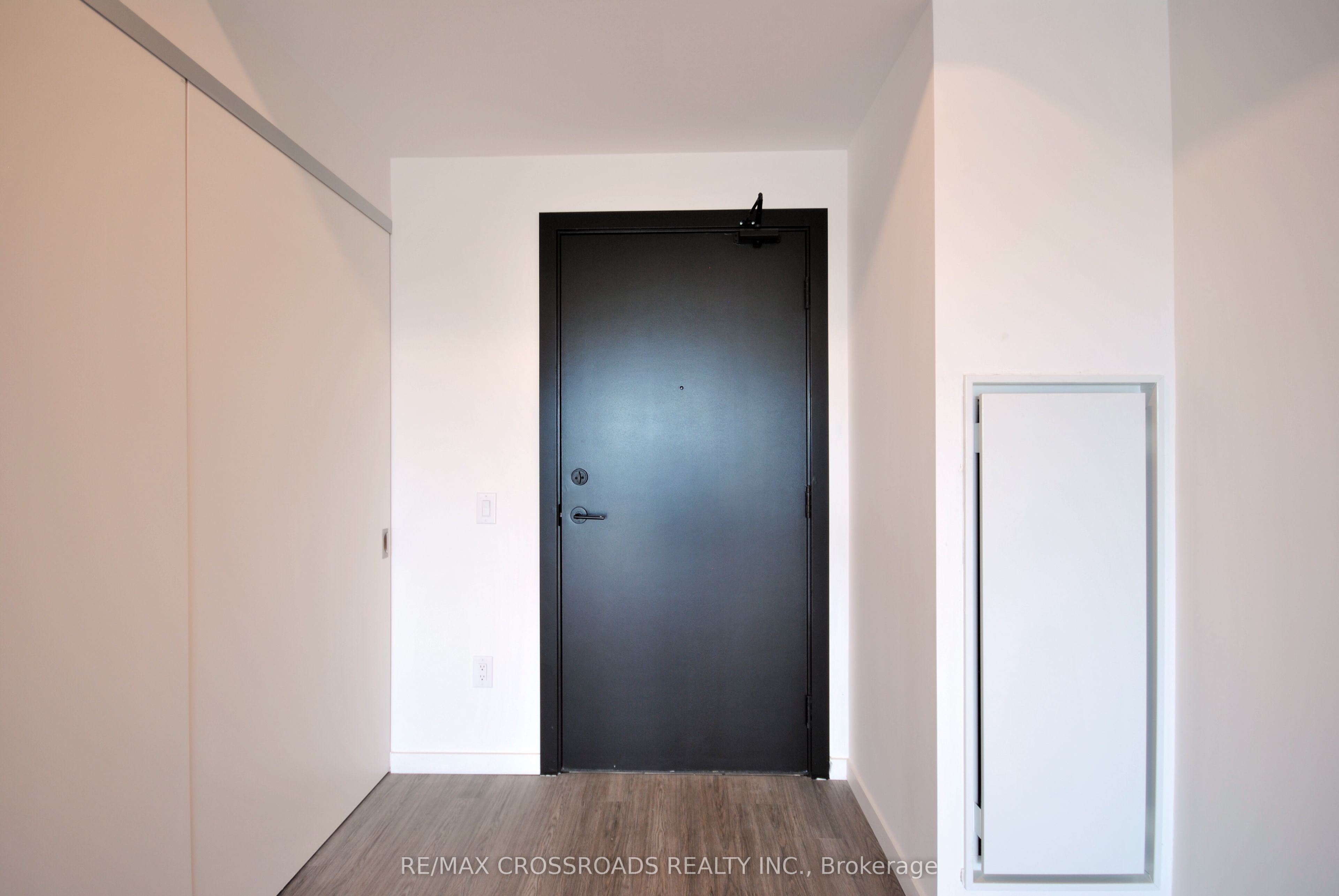 Unit 516 - 689 The Queensway Drive, Etobicoke 4