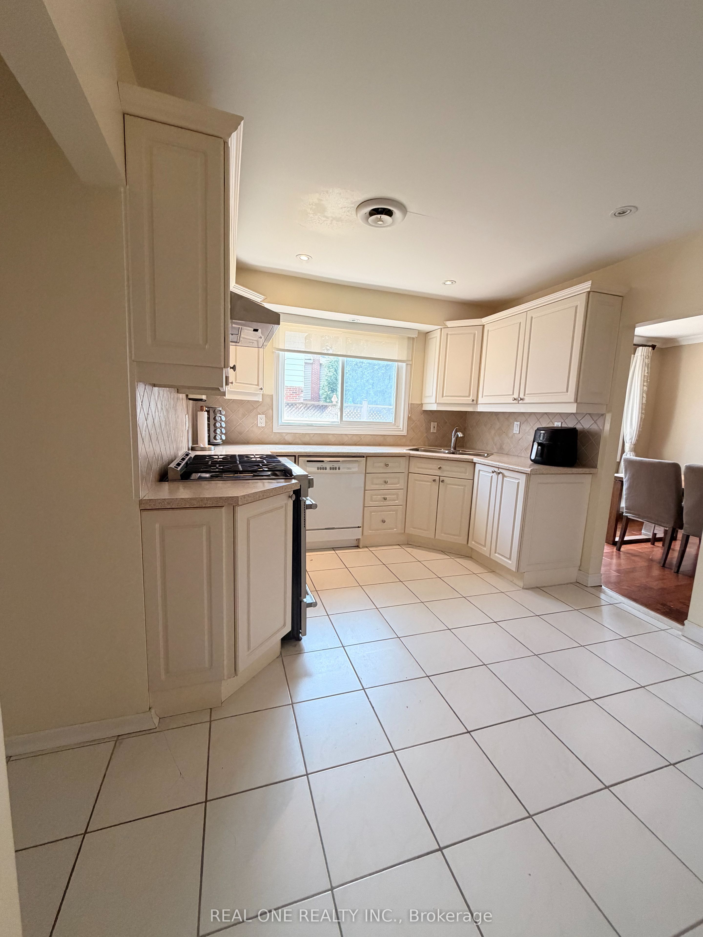 2150 Herridge Drive, Mississauga 5