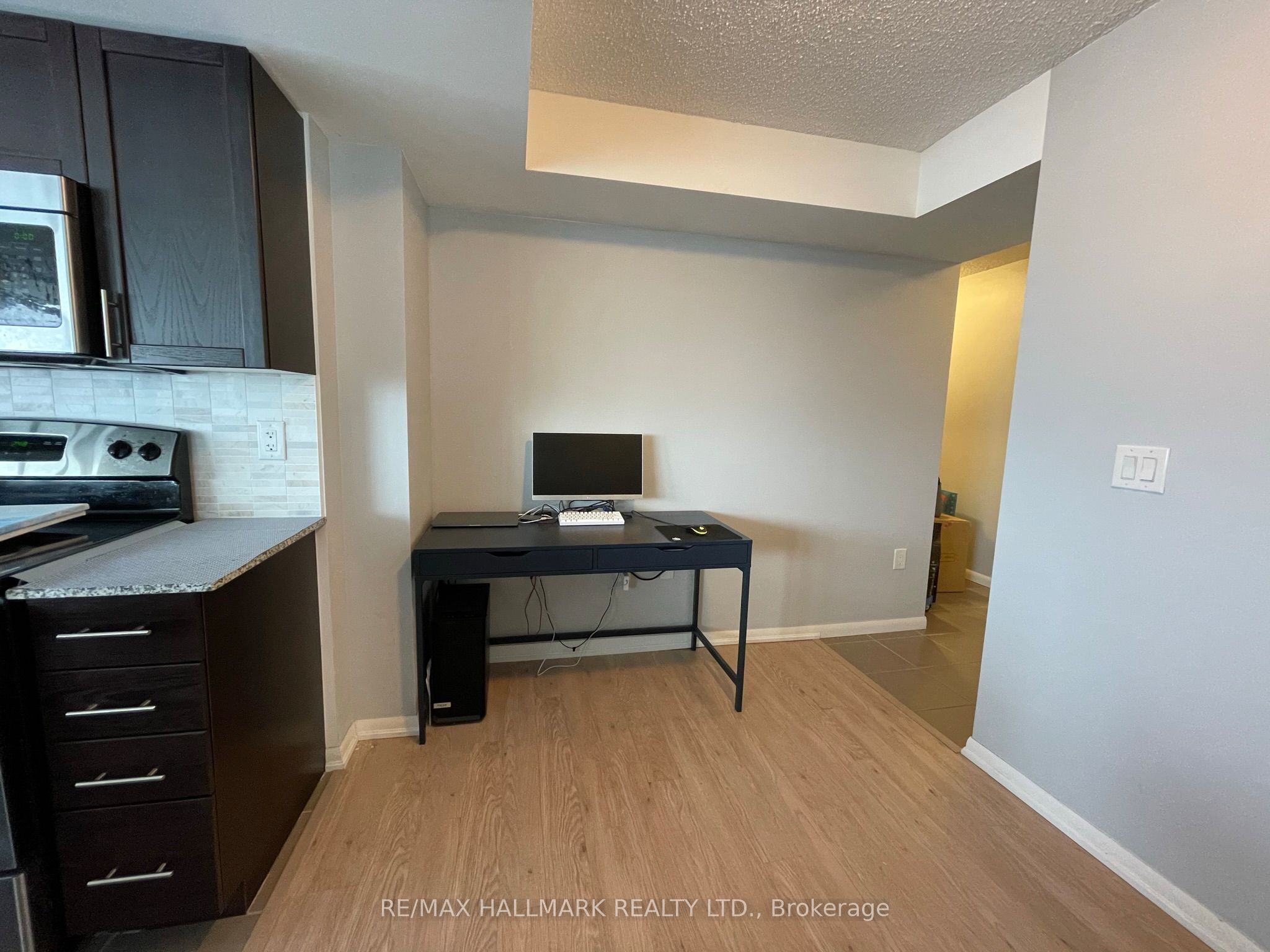 Unit 1507 - 830 Lawrence Avenue W, North York 4