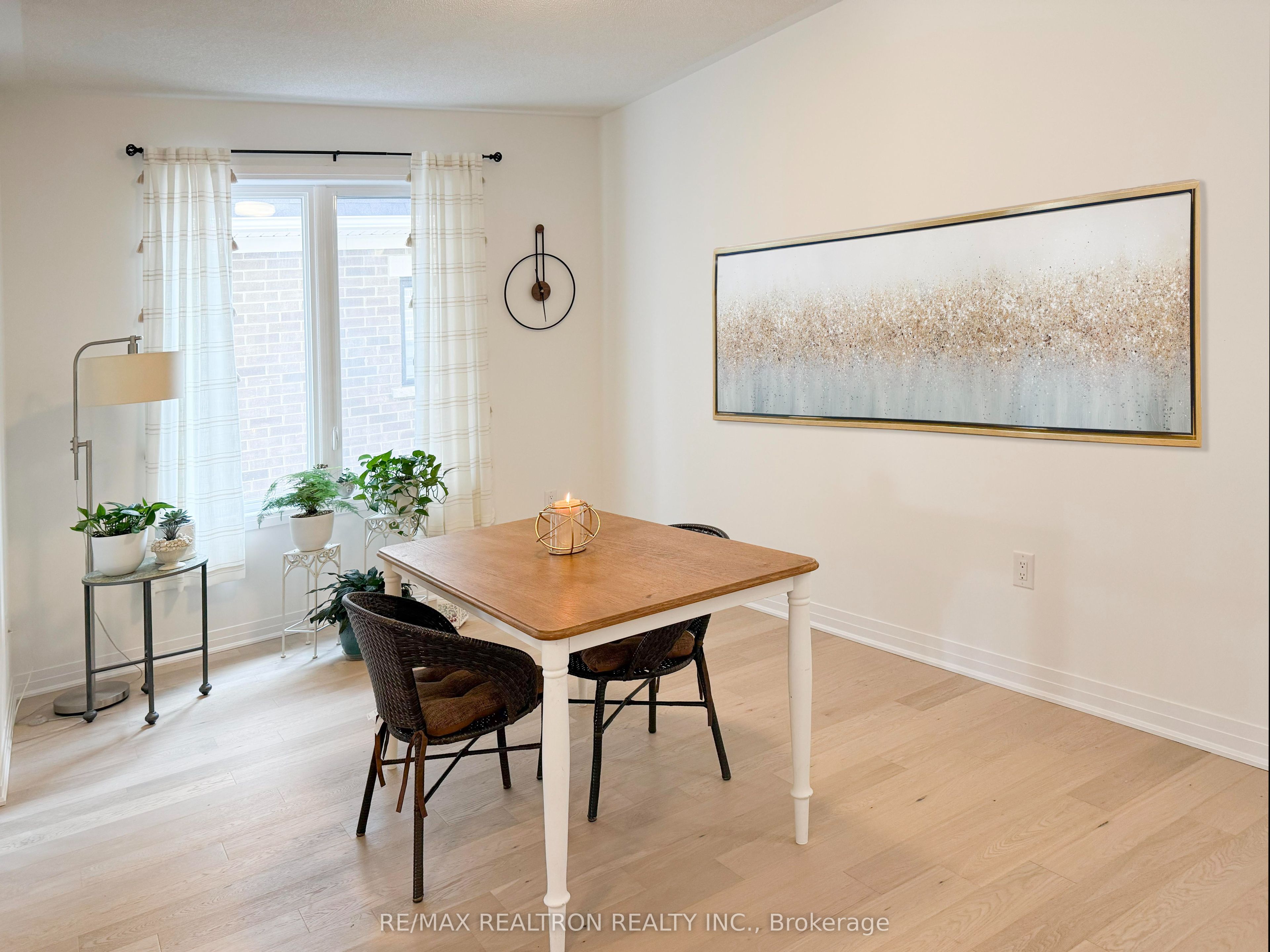 Unit Bedroom B - 3272 Sixth Line, Oakville 5