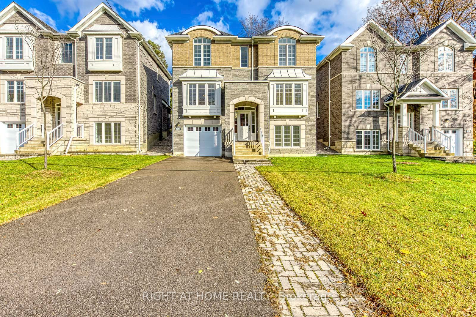 2577 Islington Avenue, Etobicoke 2