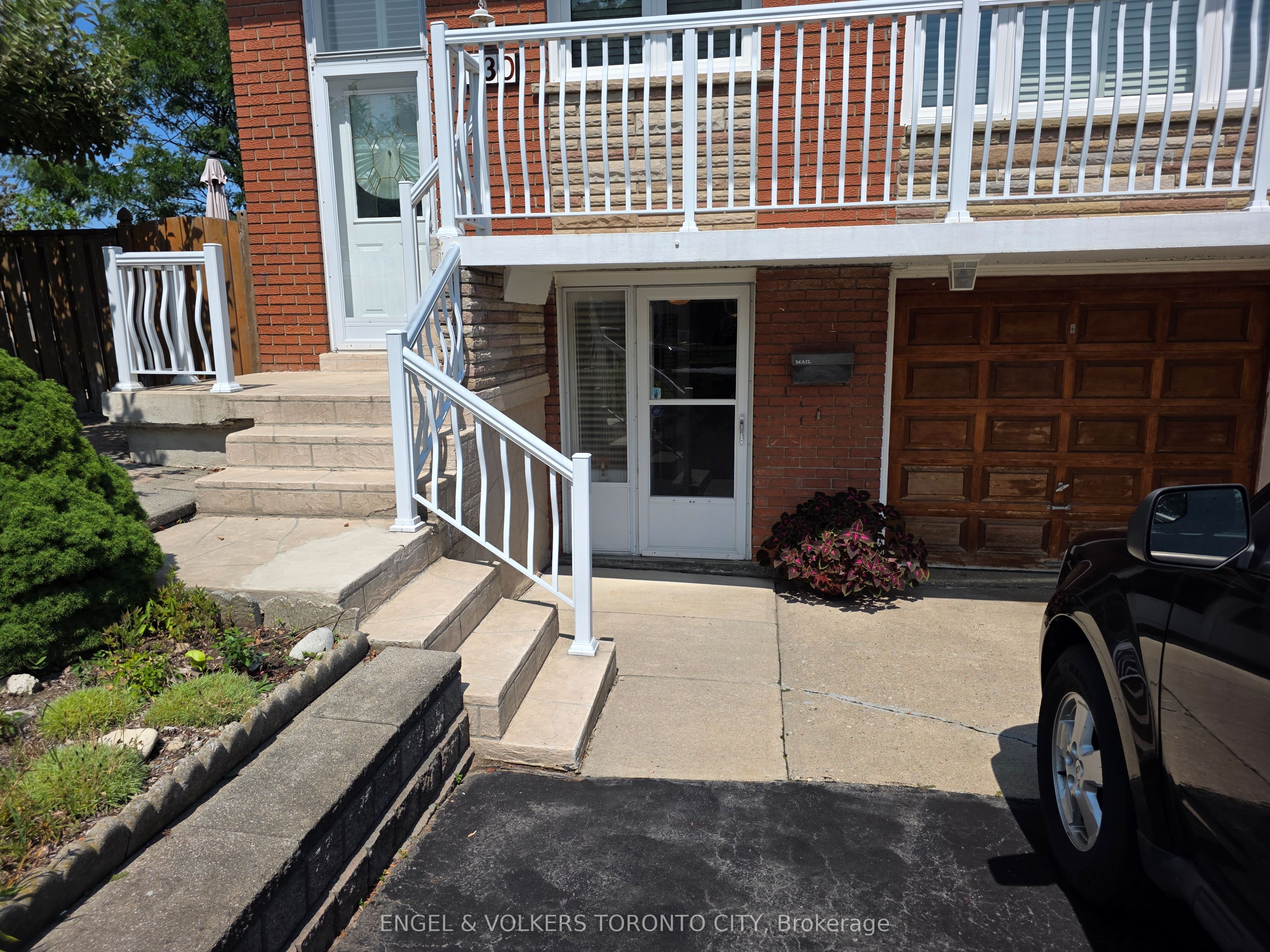 Unit Lower - 130 Shoreham Drive, North York 2