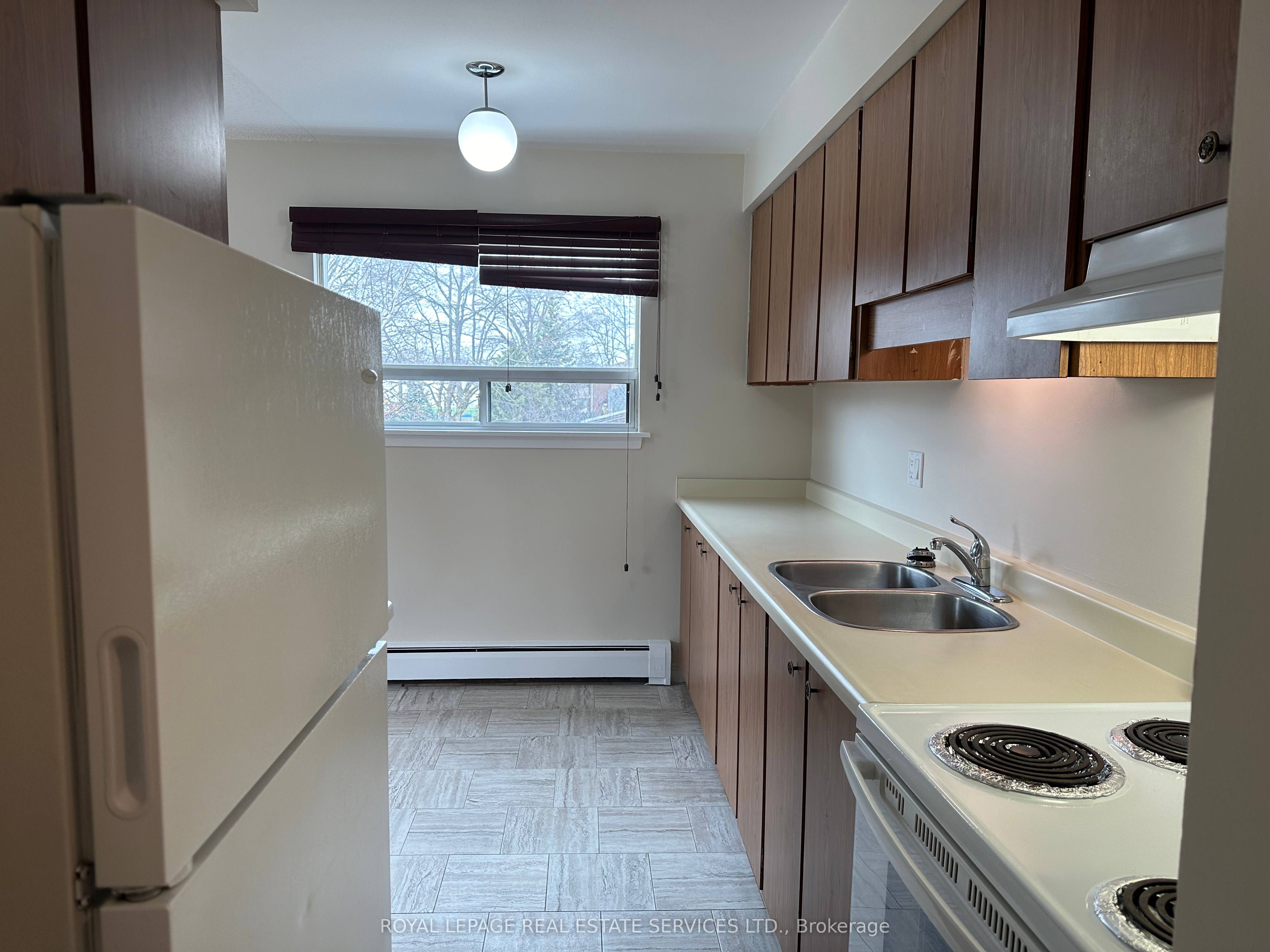 Unit 2 - 7 Mohawk Avenue, Mississauga 4