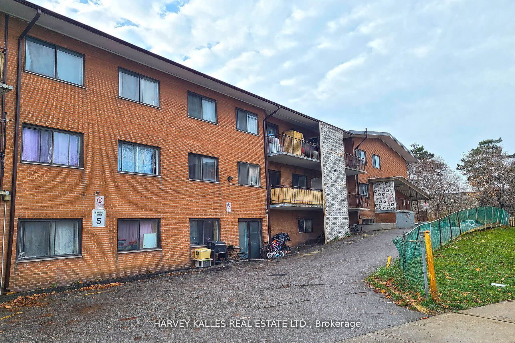 Unit 305 - 80 Blackfriar Avenue, Etobicoke 2