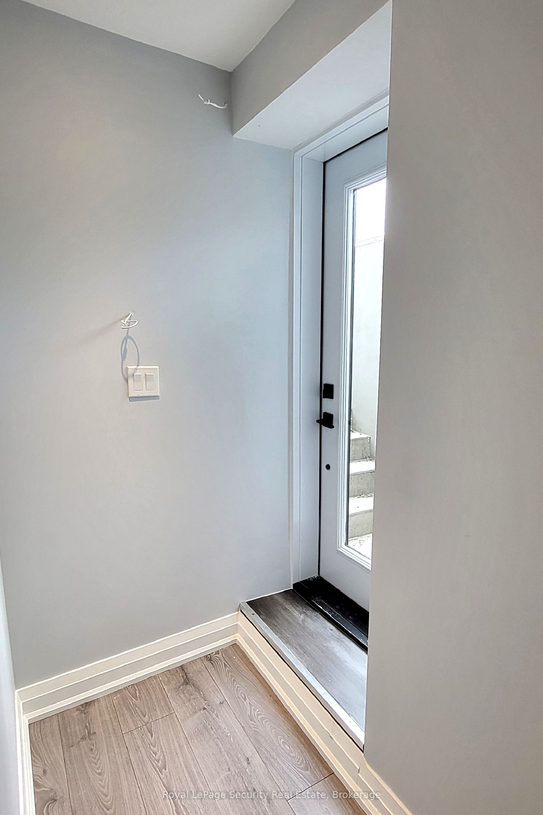 Unit Lower 2 - 196 Strathnairn Avenue, Toronto 2