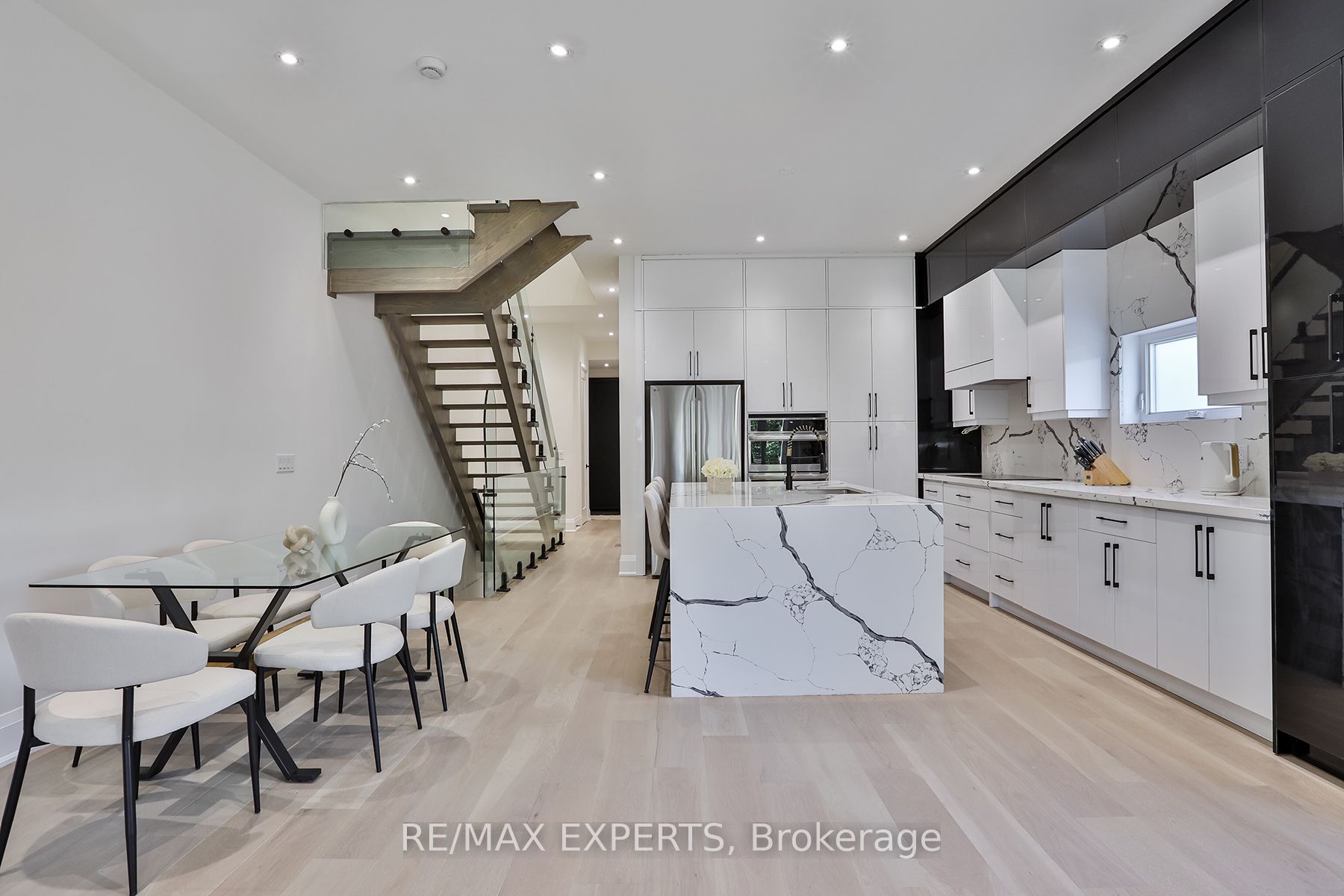 23B Maple Avenue, Mississauga 2