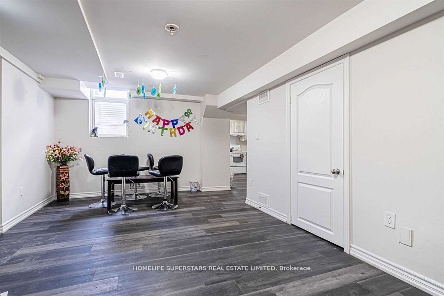 Unit Lower Level ( Legal Apt.) - 75 Parkside Drive, Brampton 3