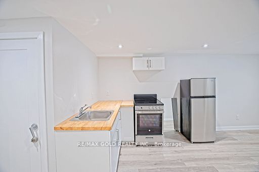Unit Studio Bsmt - 130 Duncanwoods Drive, North York 4