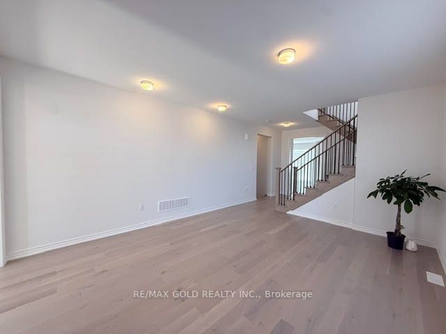 41 Tapscott Crescent, Brampton 5