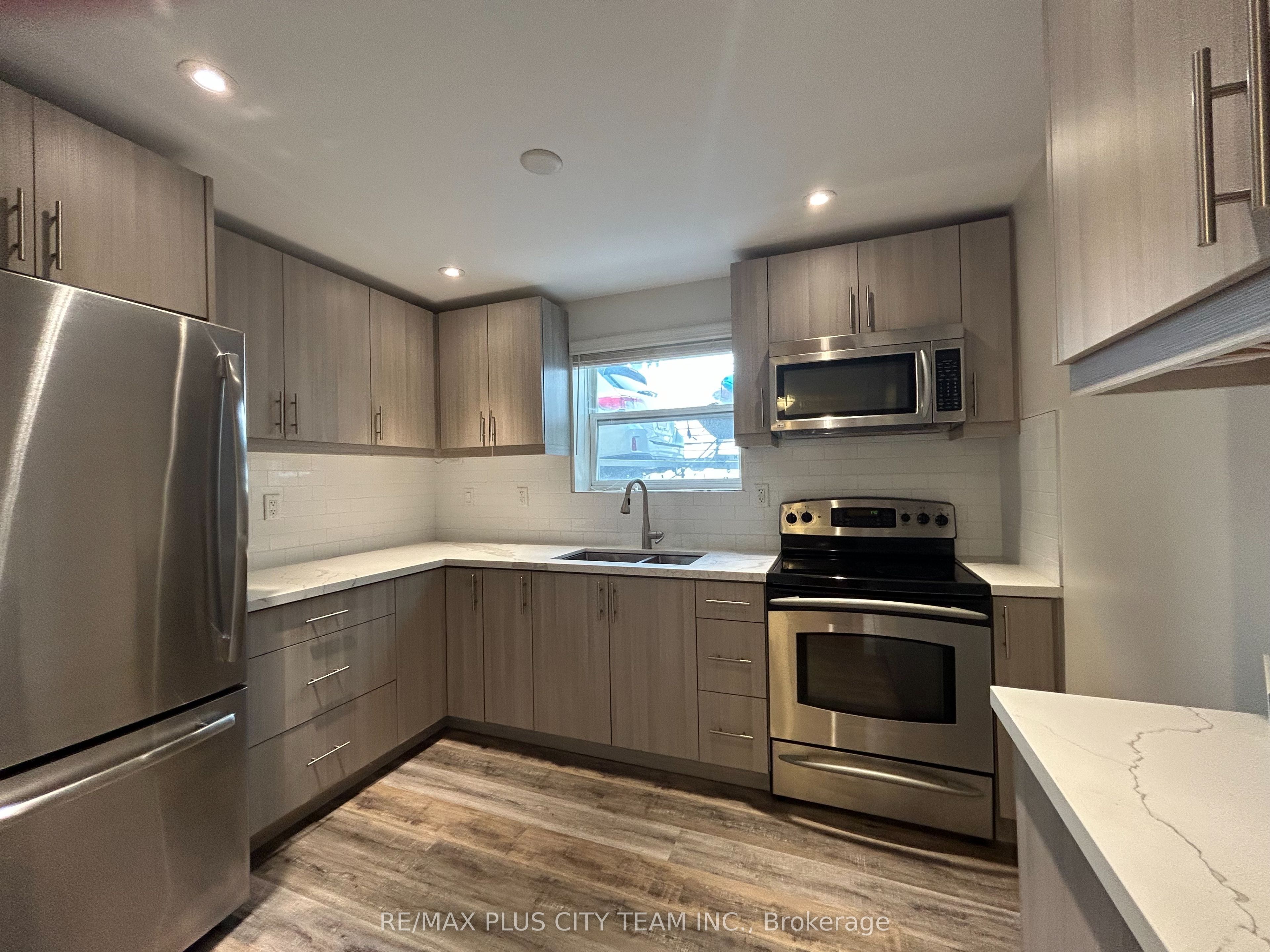 Unit Unit 1 - 11 Thirty Fifth Street, Etobicoke 4