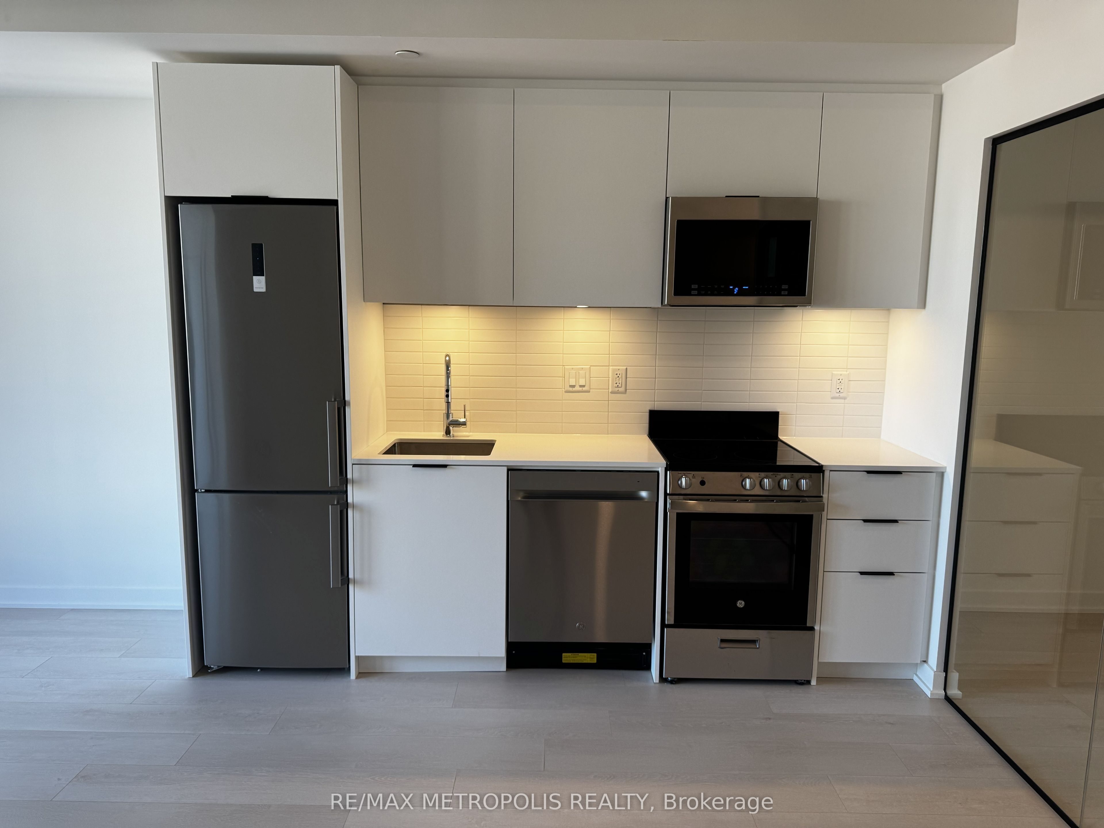Unit 407 - 1 Vine Avenue, Toronto 4