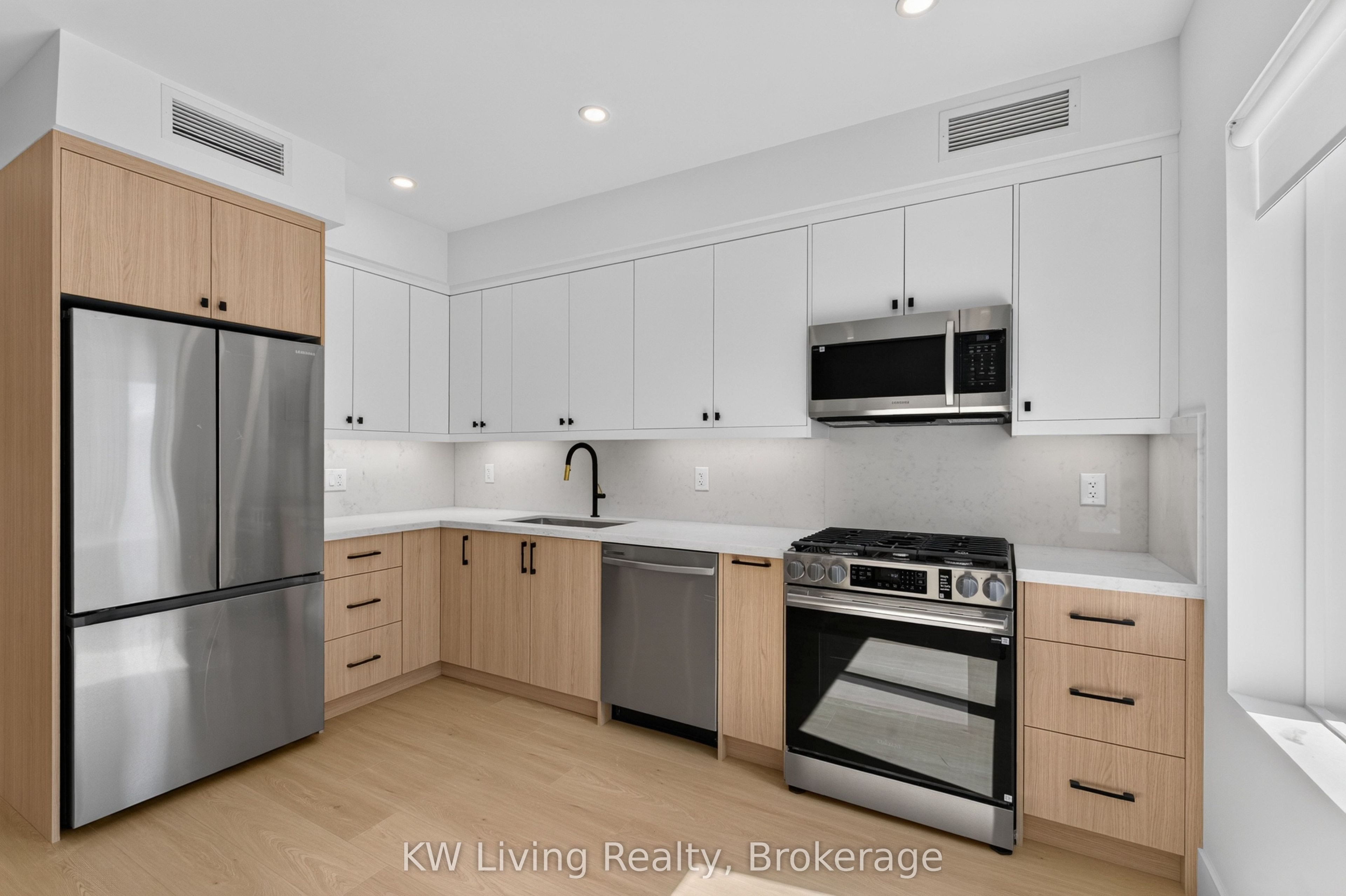 6 Kirknewton Road, Toronto 4