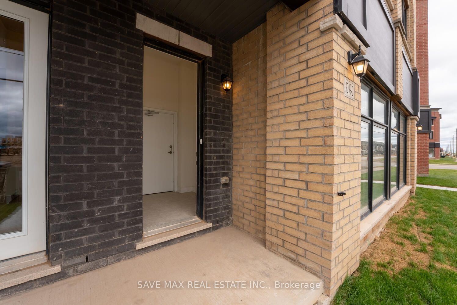 Unit 2 - 3299 Sixth Line, Oakville 5