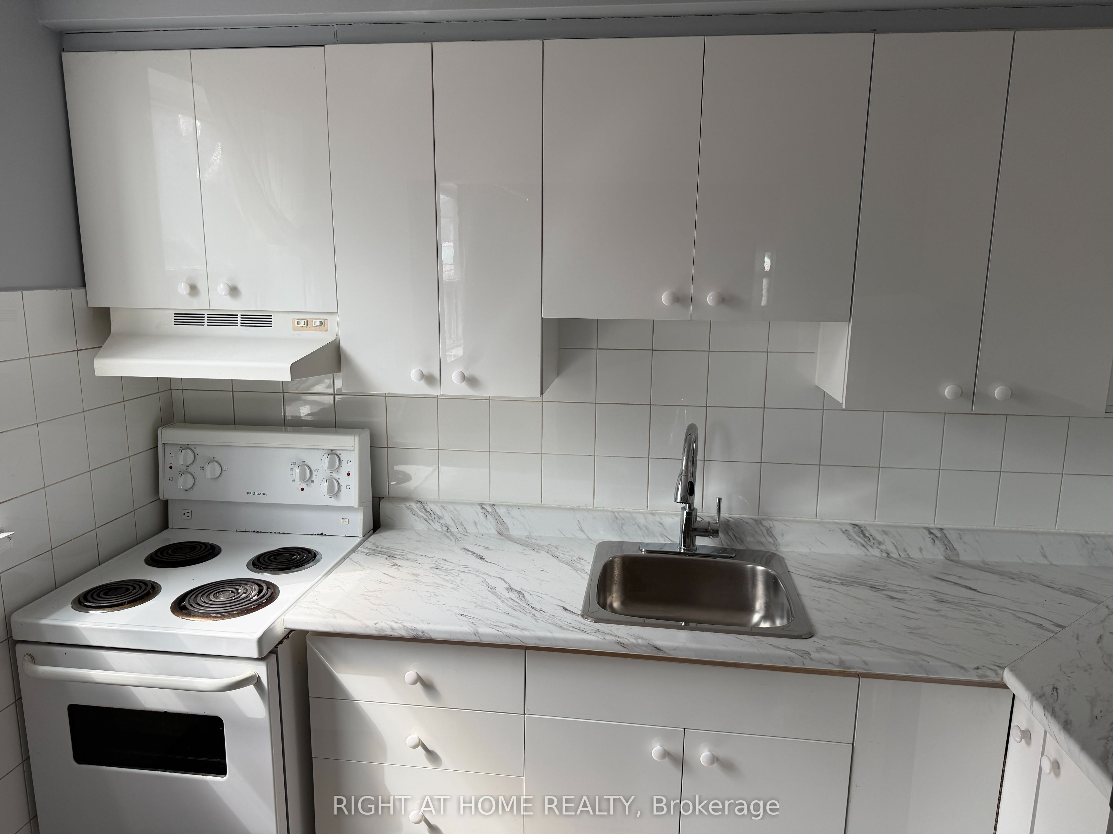Unit 10 - 115 Eighth Street, Etobicoke 4