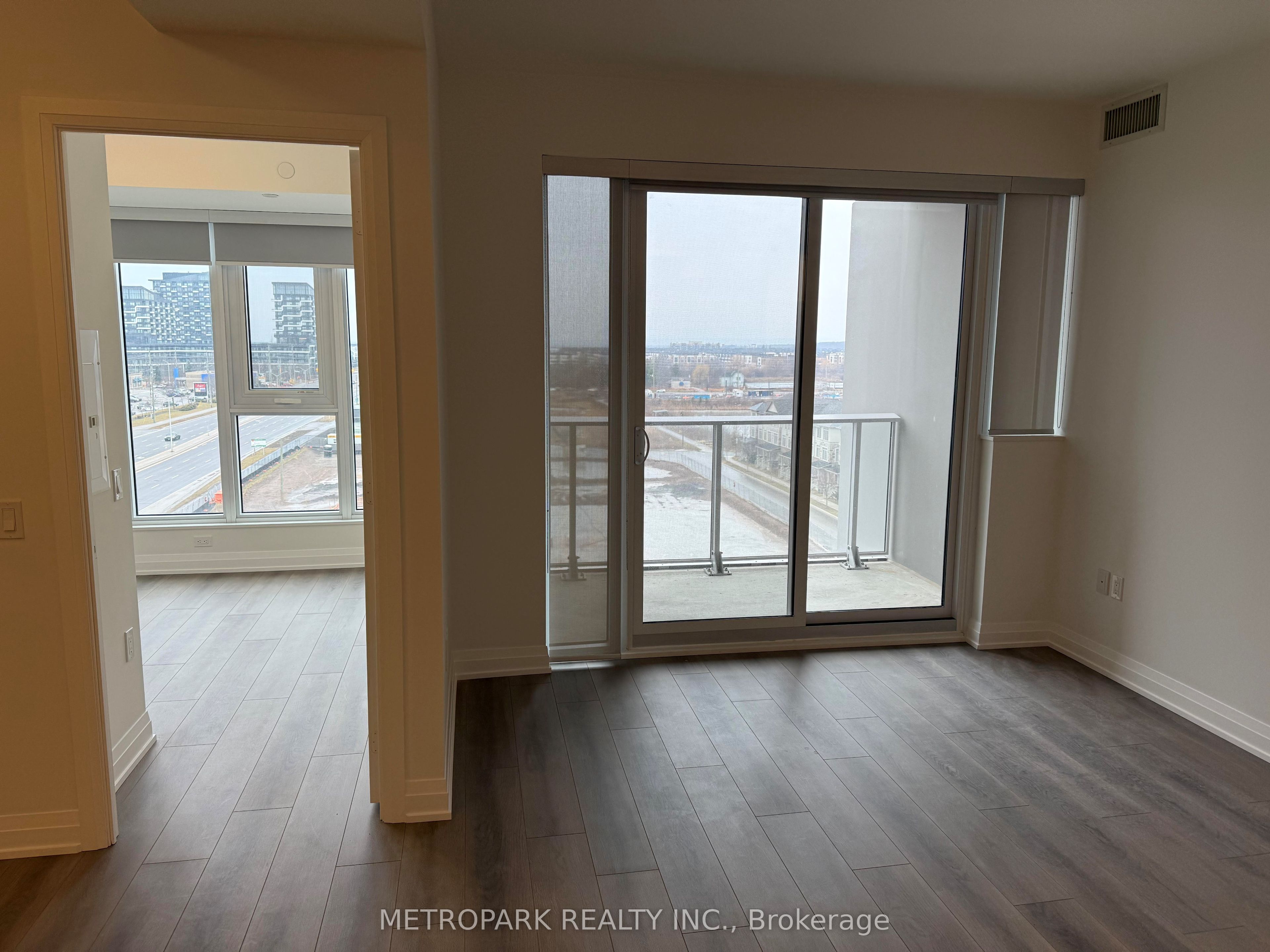 Unit 714 - 412 Silver Maple Road, Oakville 4
