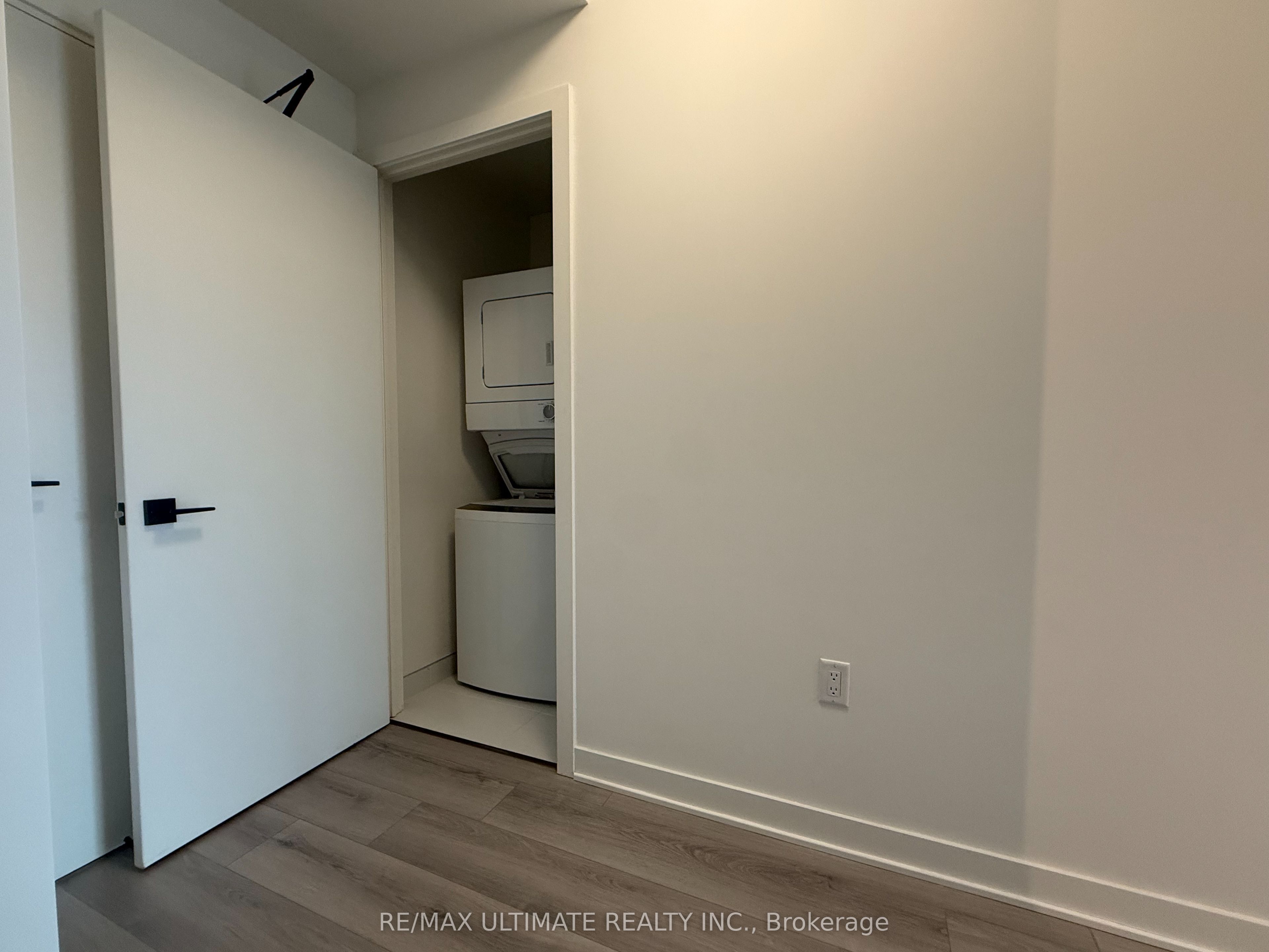 Unit 419 - 1185 Dupont Street, Toronto 4