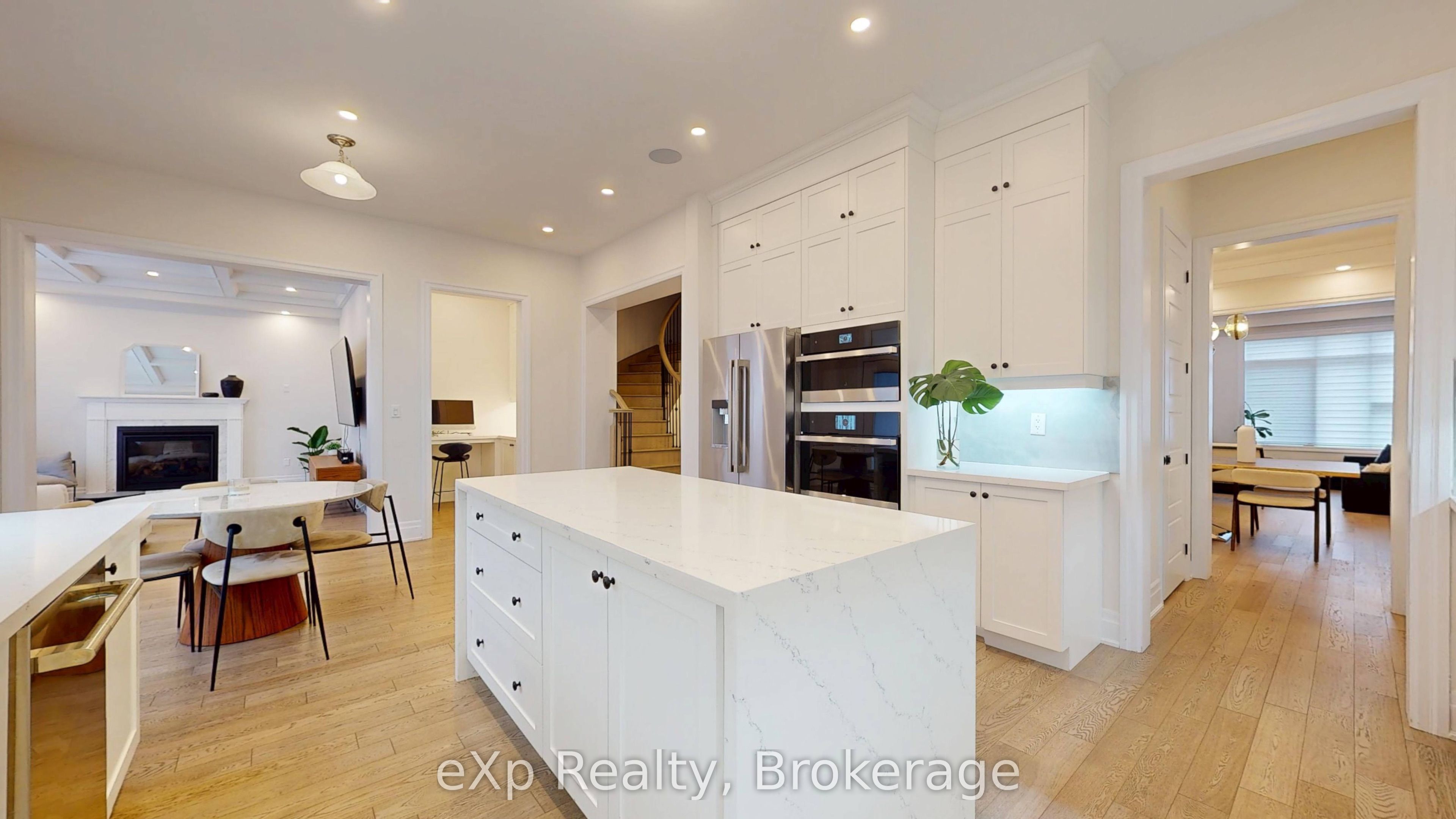 3313 Sunningdale Gardens, Oakville 3