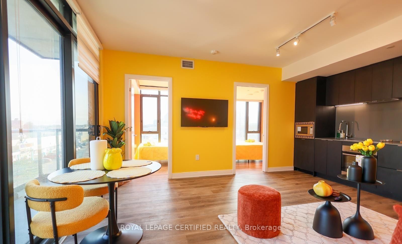 Unit 302 - 86 Dundas Street E, Mississauga 3