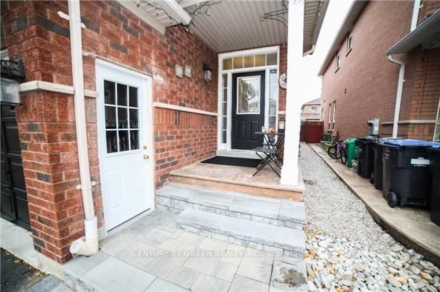 3355 Fountain Park Avenue, Mississauga 2