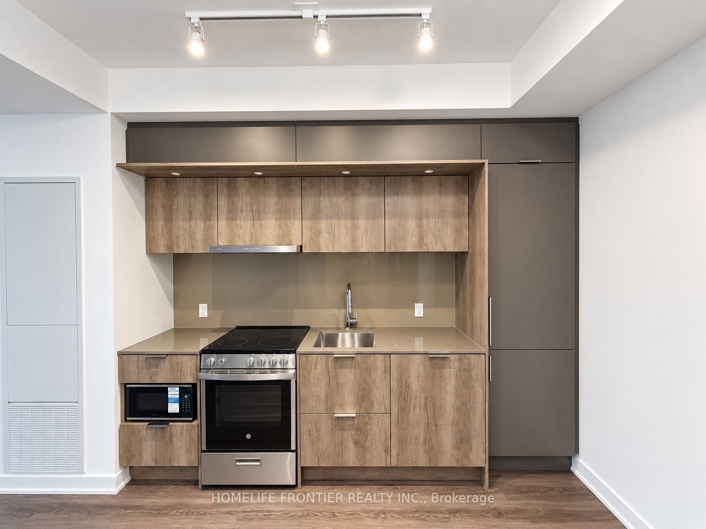Unit 7303 - 448 Burnhamthorpe Road W, Mississauga 5