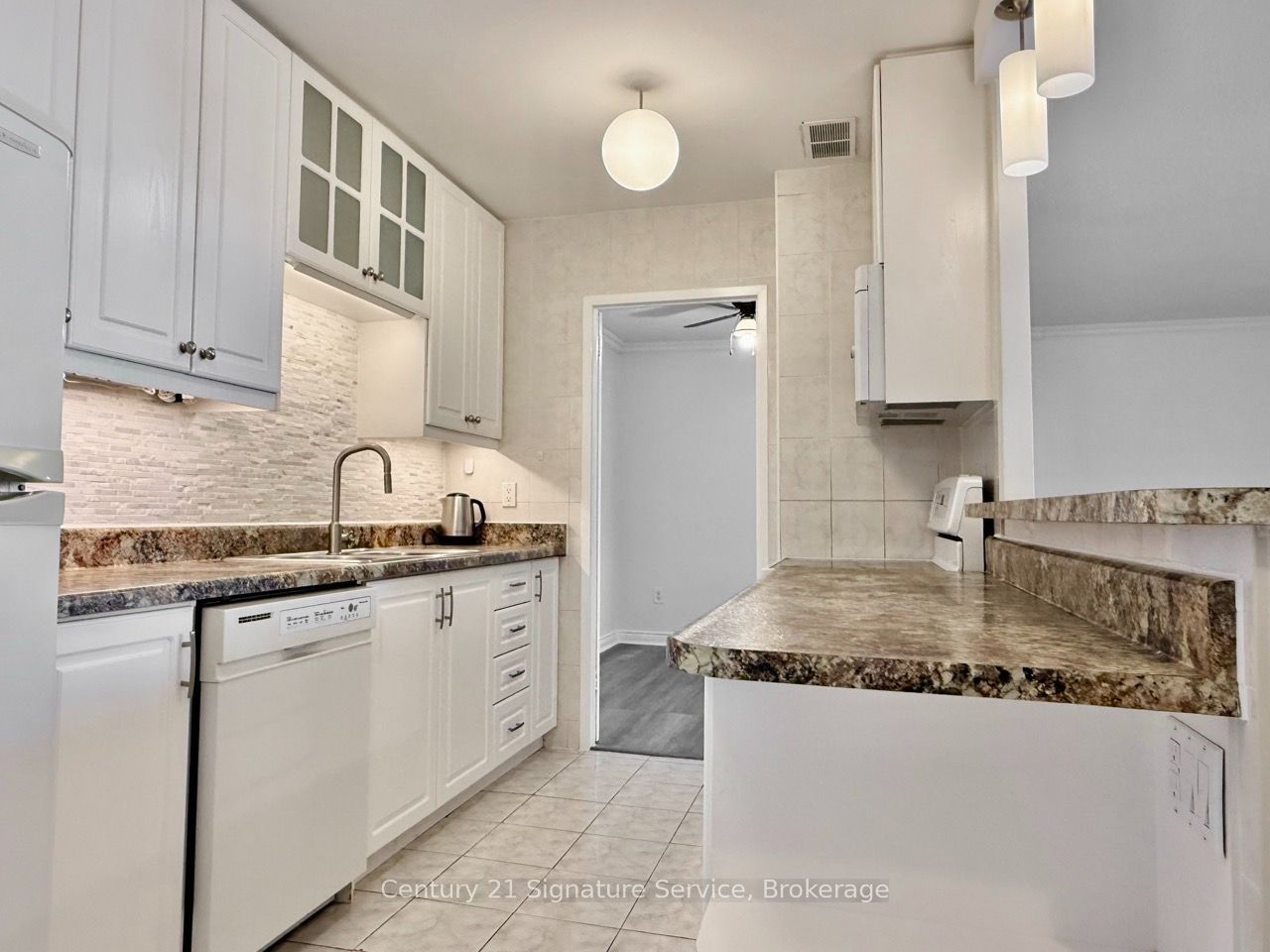 Unit 1107 - 3025 Queen Frederica Drive, Mississauga 4