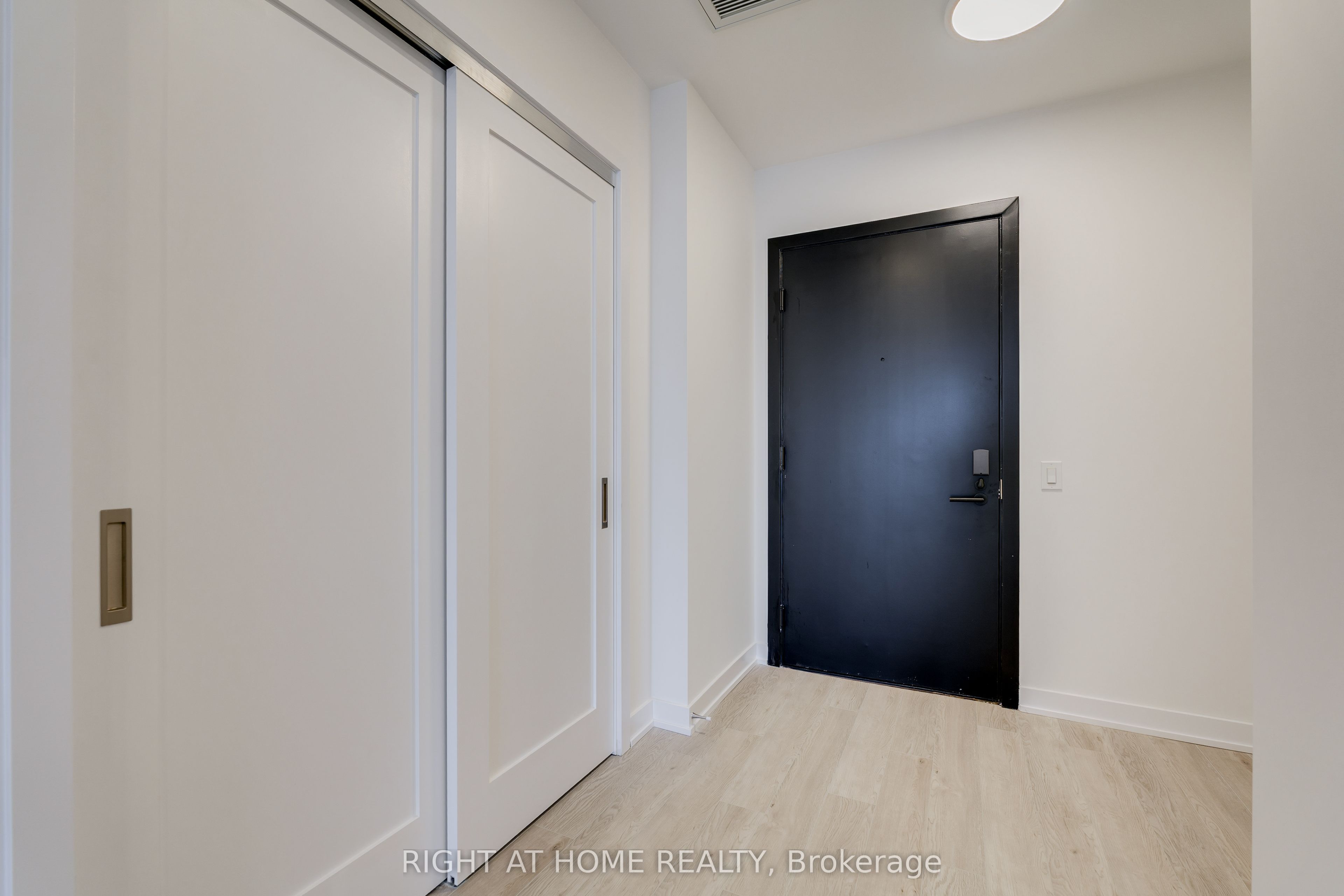 Unit 605 - 2946 Dundas Street W, Toronto 4