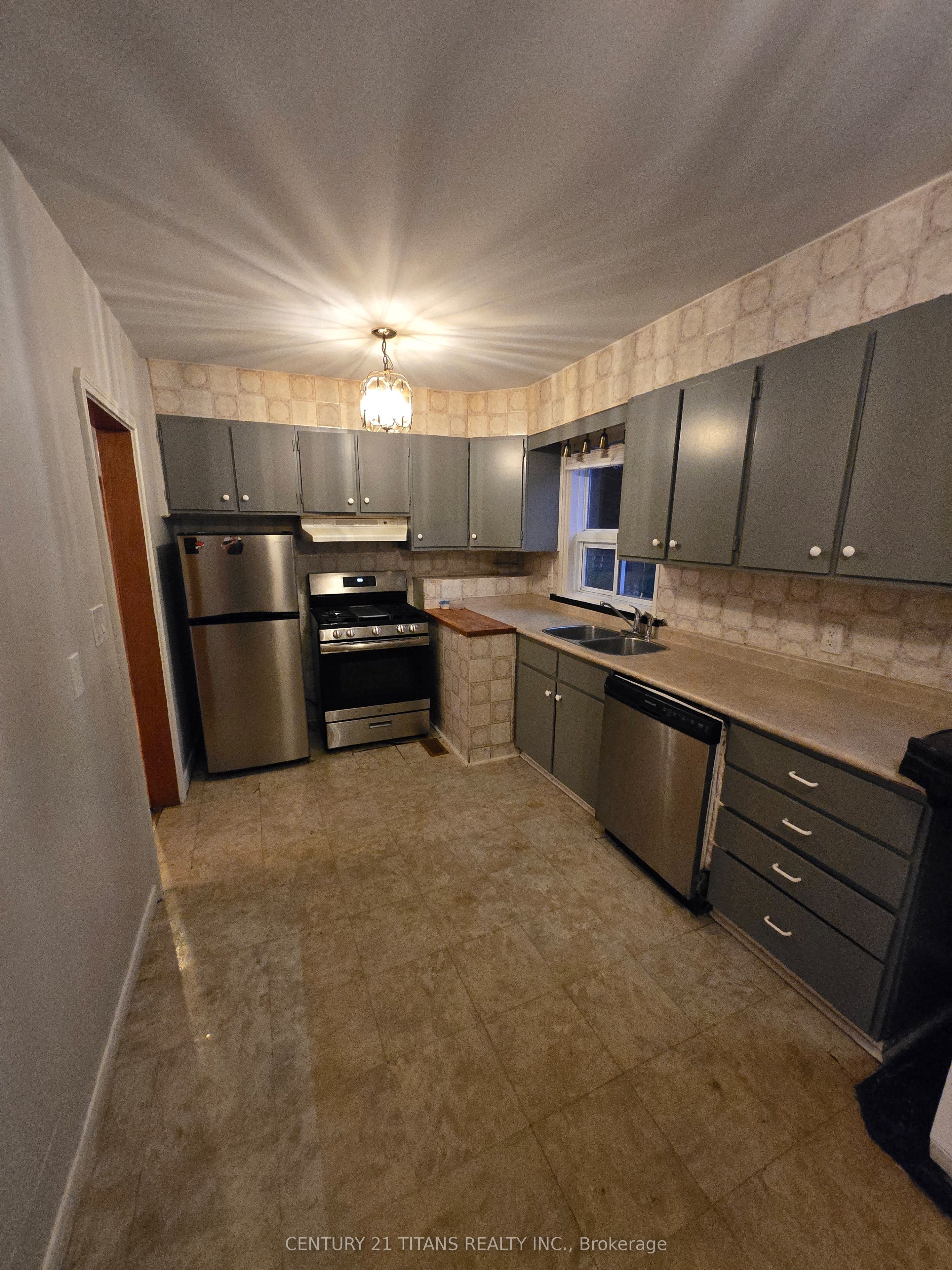 Unit Main - 572 Exbury Crescent, Mississauga 4