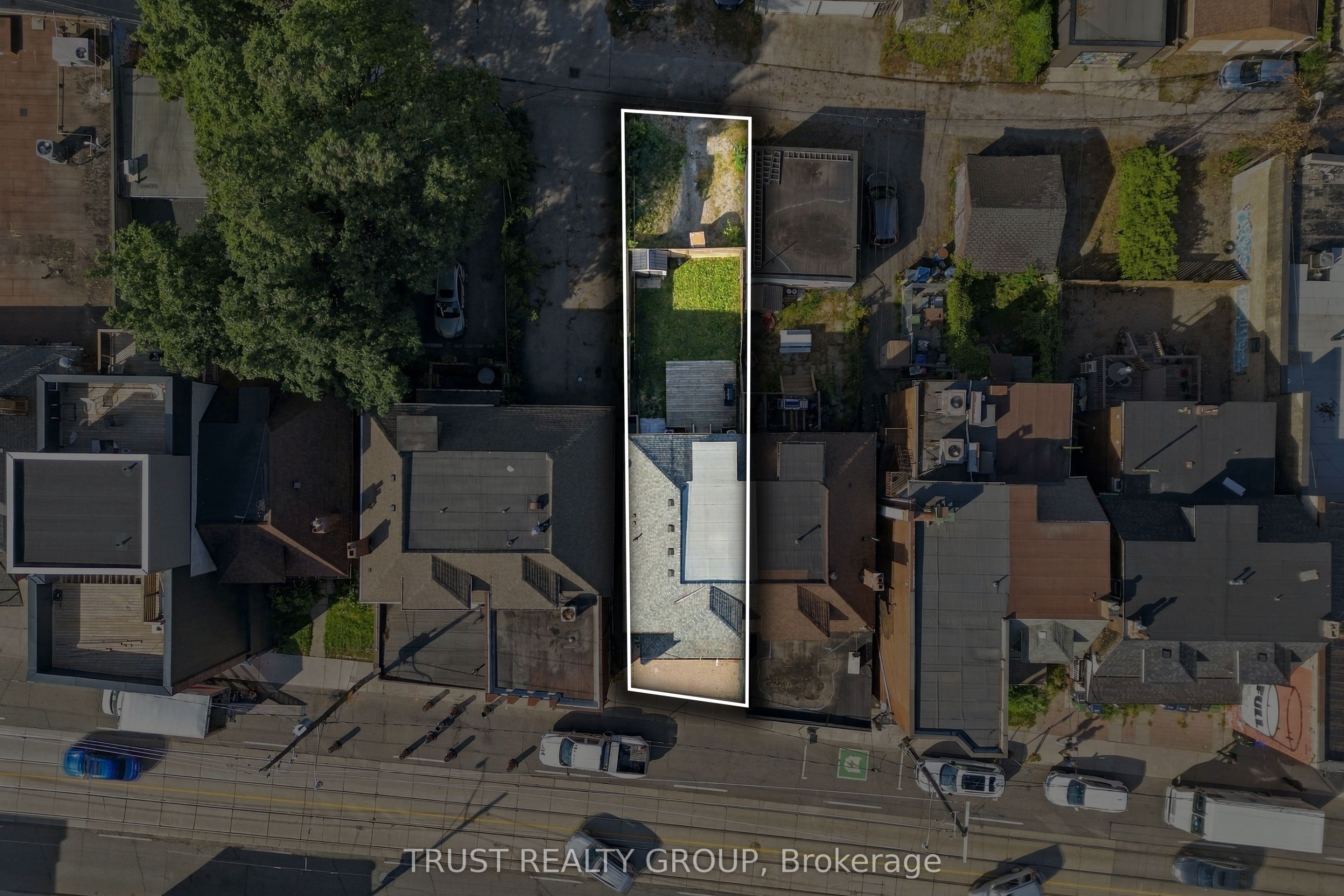Unit Main & Basement - 2279 Dundas Street W, Toronto 2