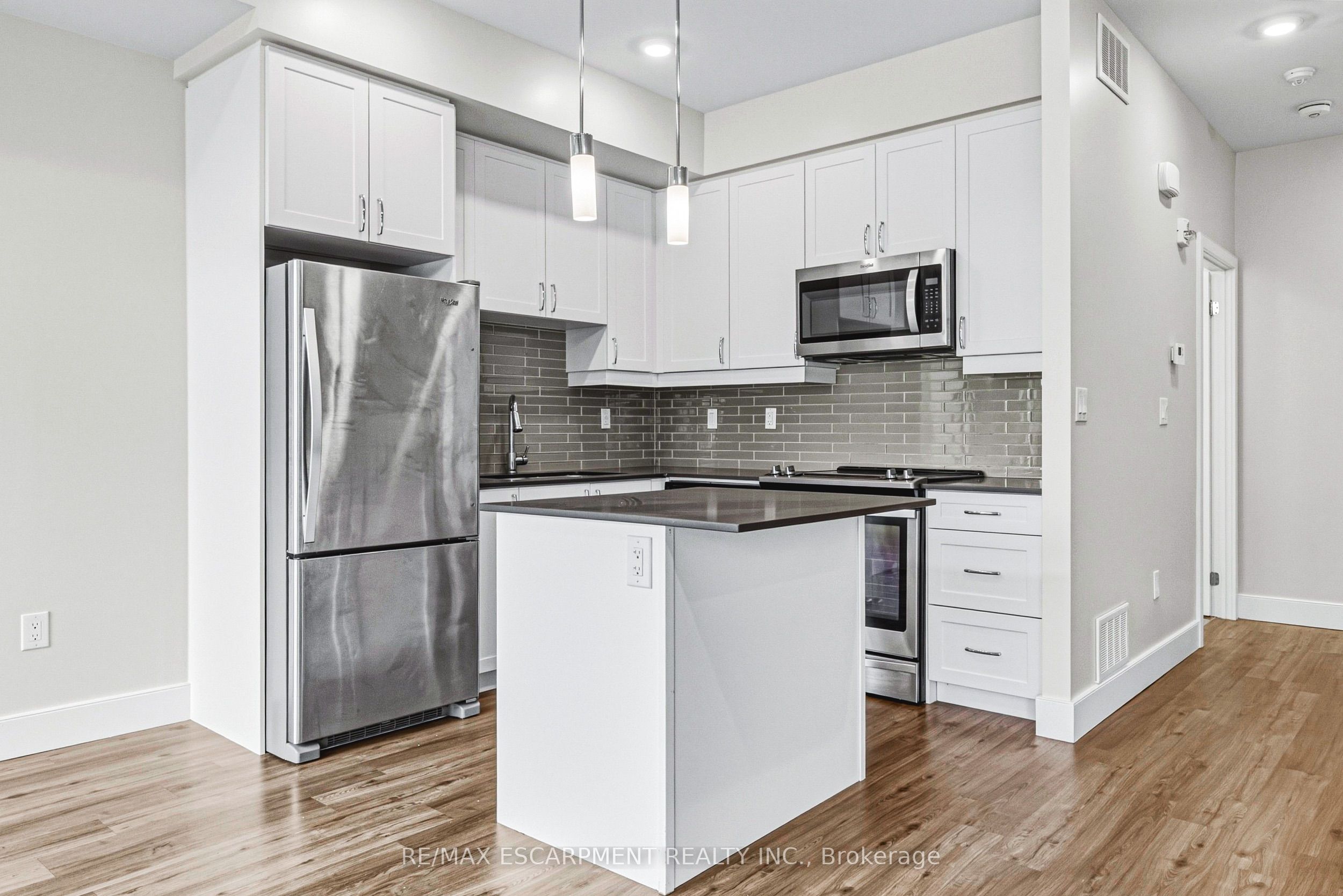 Unit 211 - 2061 Prospect Street, Burlington 5