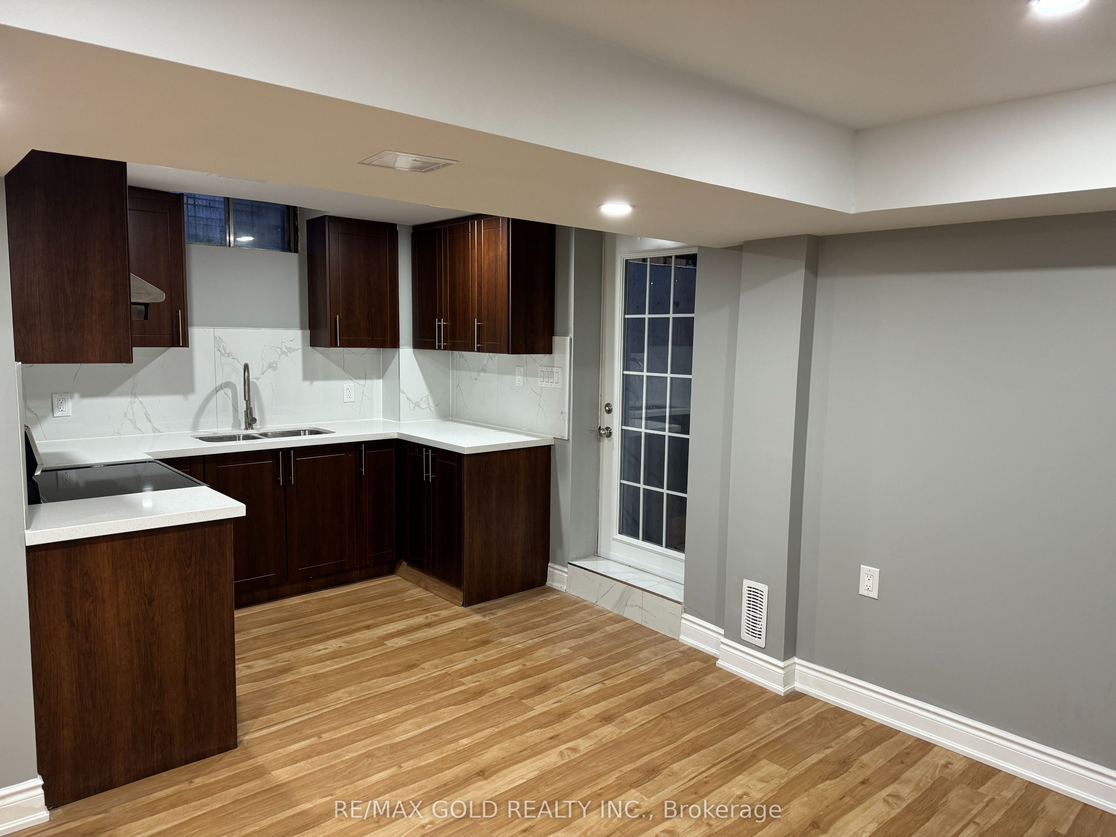 Unit Bsmt - 4 Hall Crescent, Brampton 3