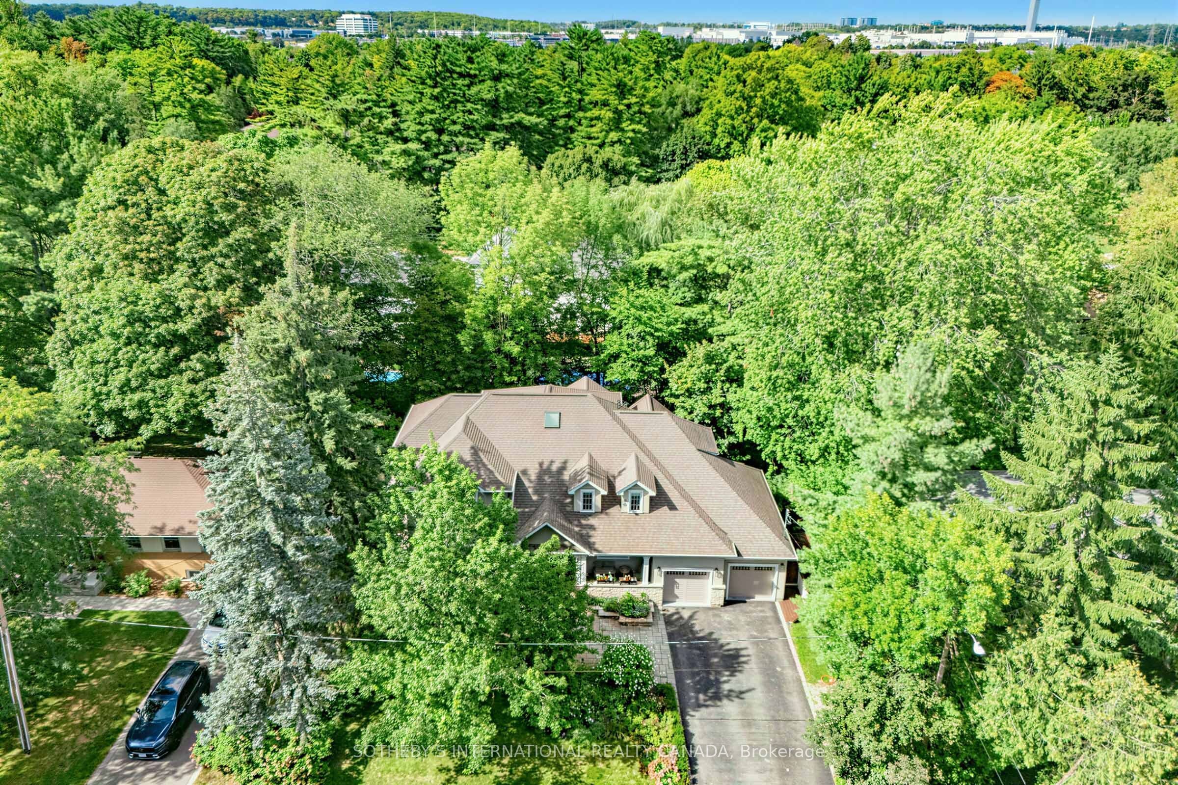 407 Cairncroft Road, Oakville 4