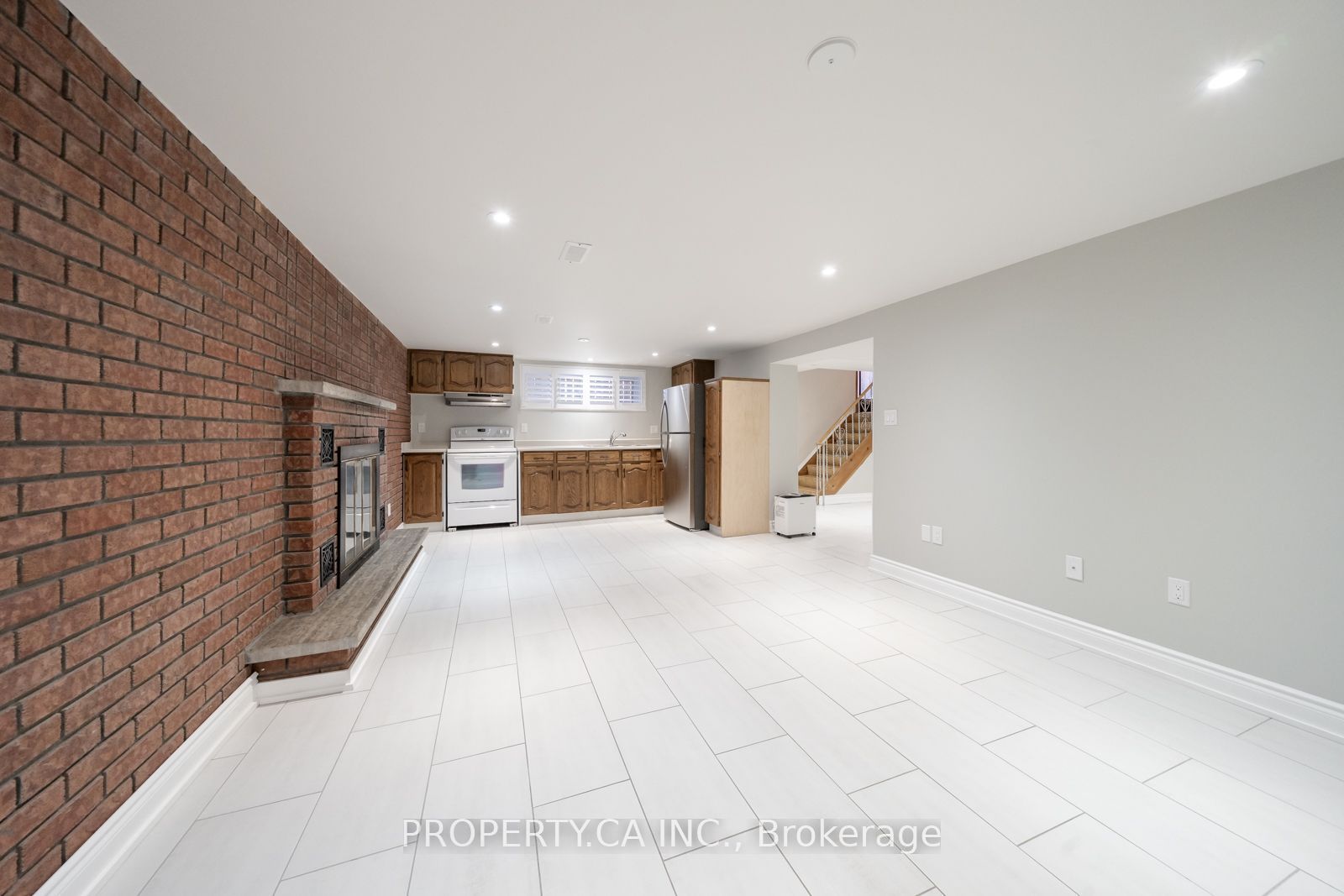 Unit Bsmt - 14 Alladin Avenue, North York 5