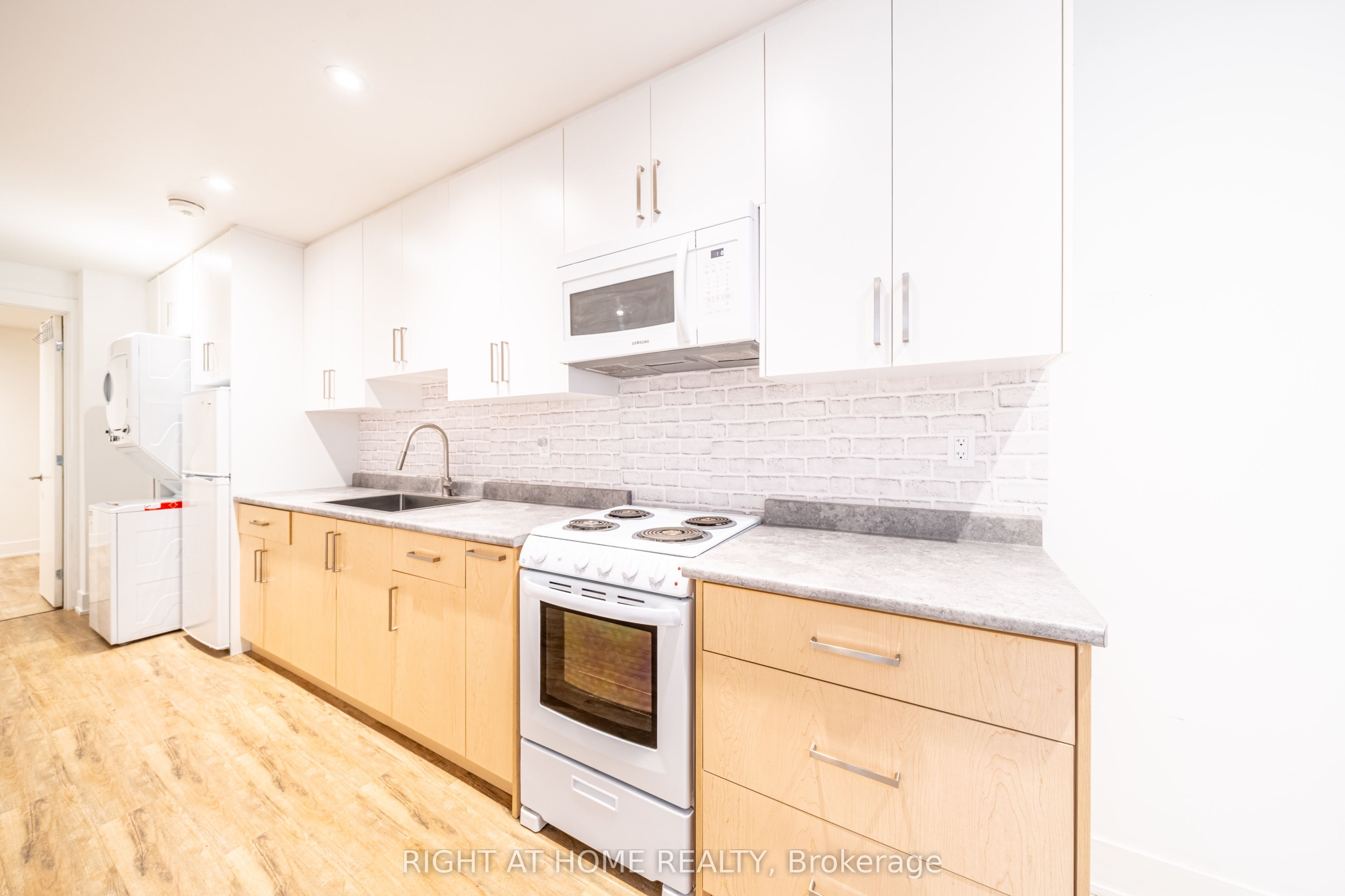 Unit Lower - 49 B East Drive, Toronto 5