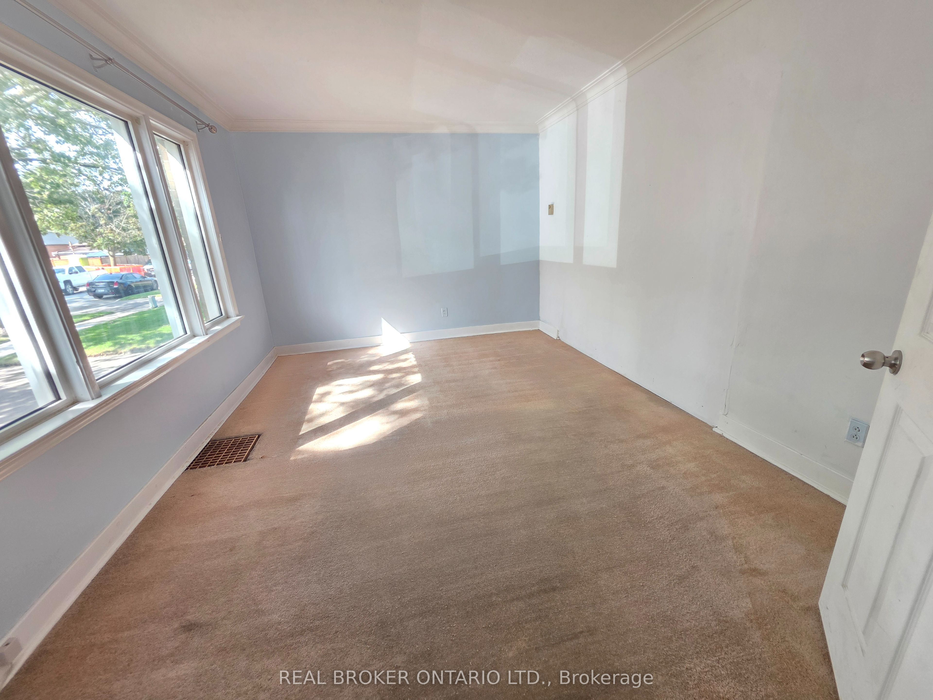 241 Aldercrest Road, Etobicoke 5