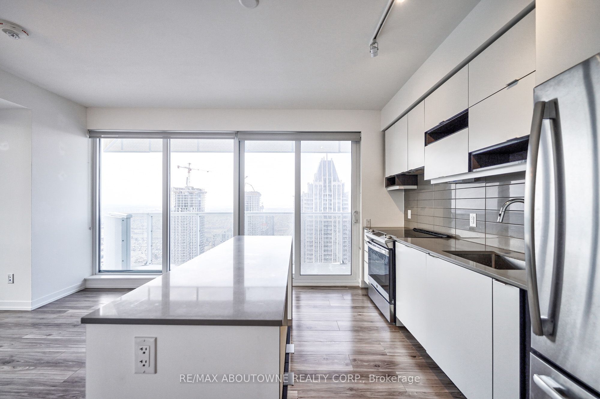Unit 3603 - 4065 Confederation Parkway, Mississauga 5