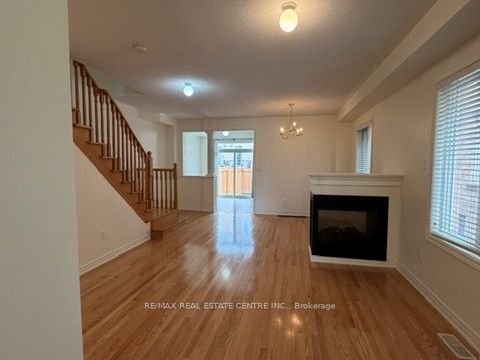 759 Asleton Boulevard, Milton 5