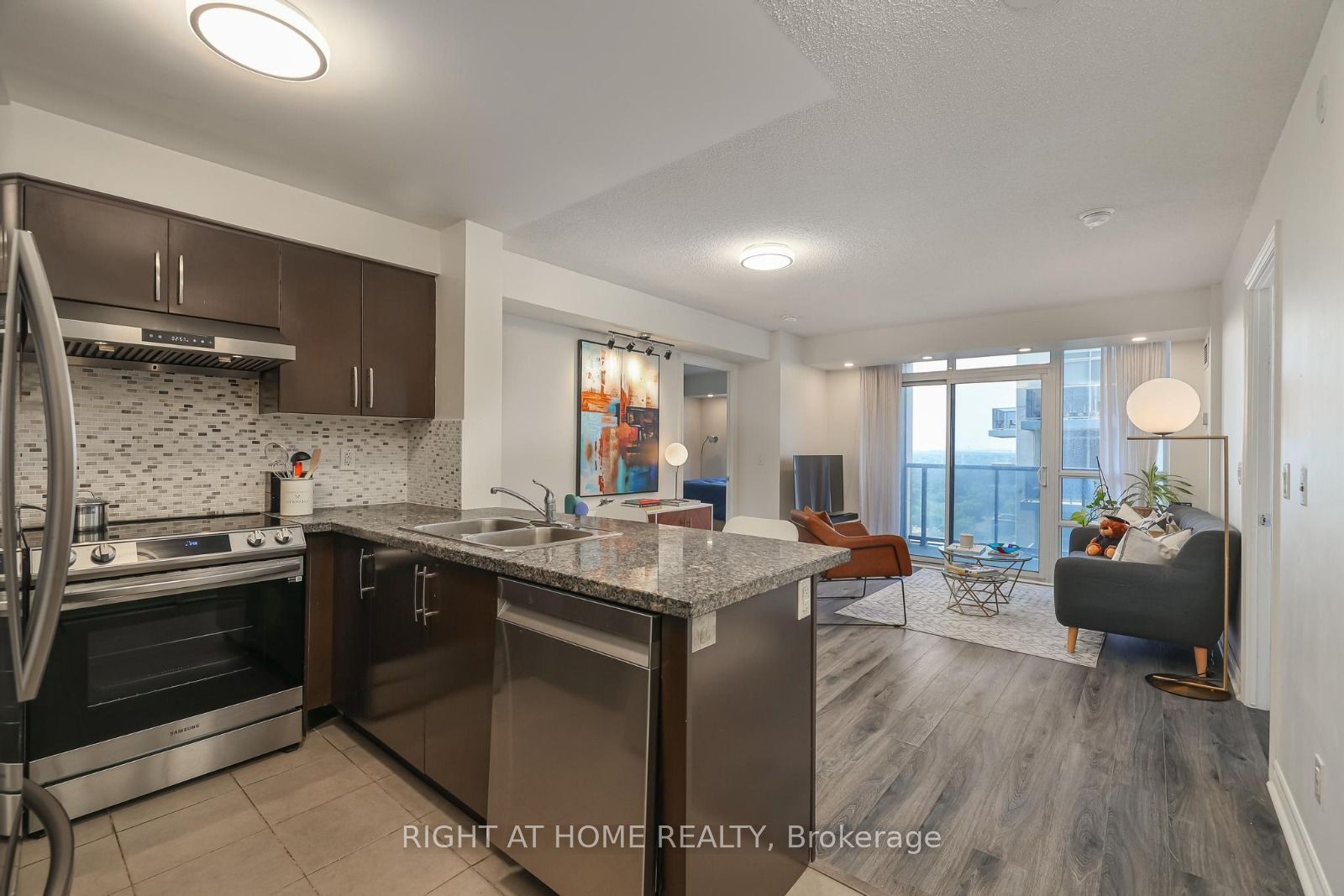 Unit 2402 - 3 Michael Power Place, Etobicoke 5