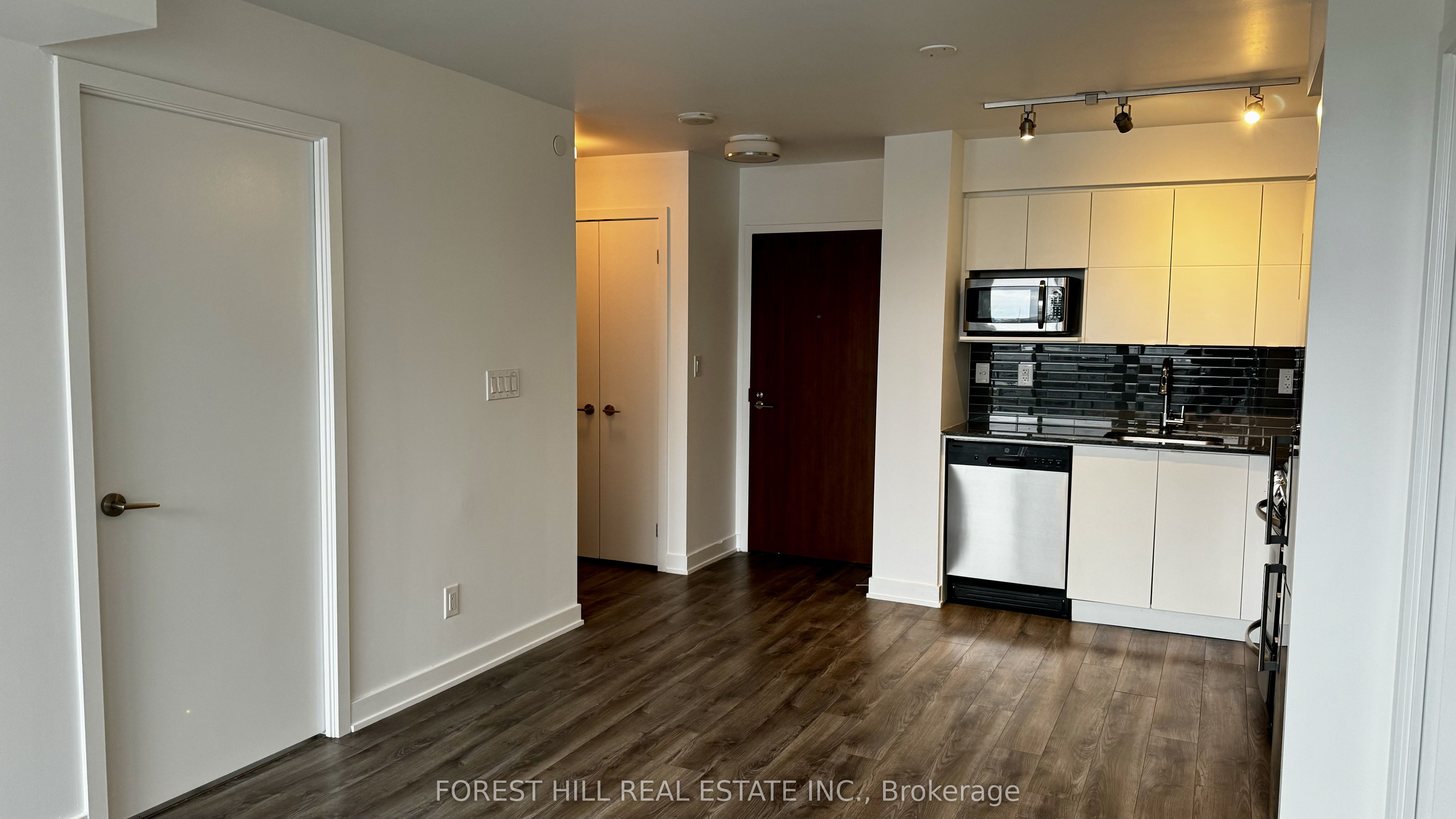 Unit 1422 - 160 Flemington Road, North York 2