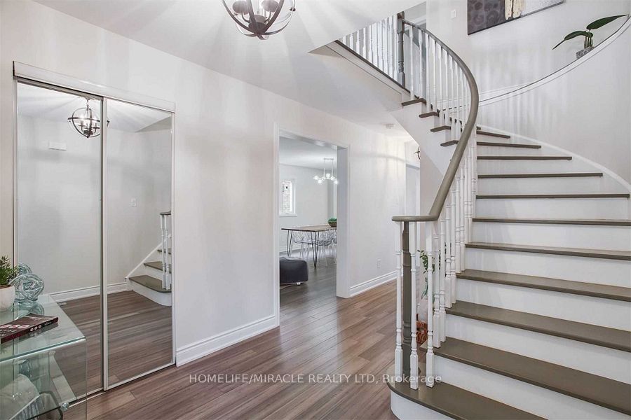 2889 Gulfstream Way, Mississauga 3