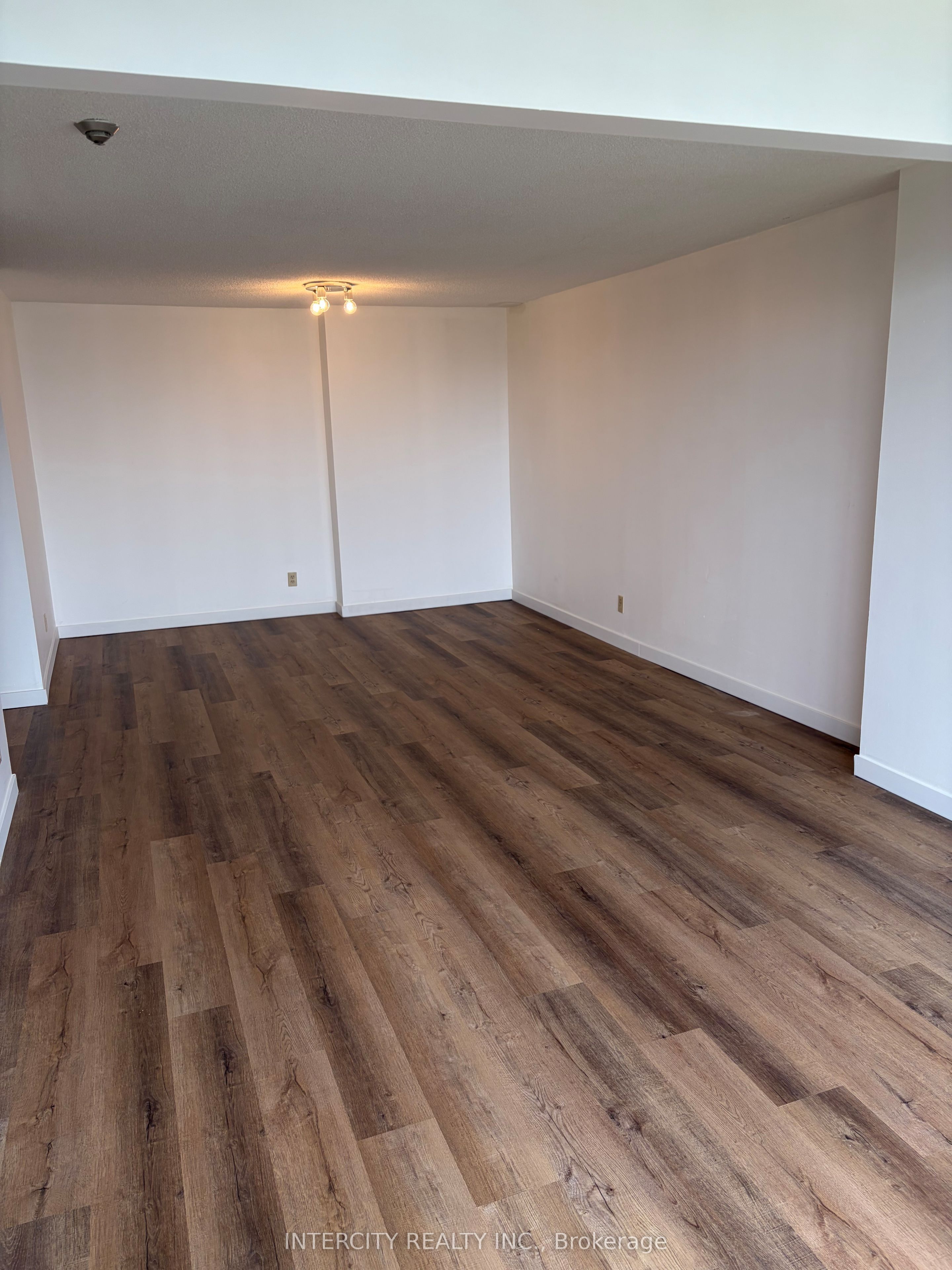 Unit 1110 - 61 Markbrook Lane, Etobicoke 3