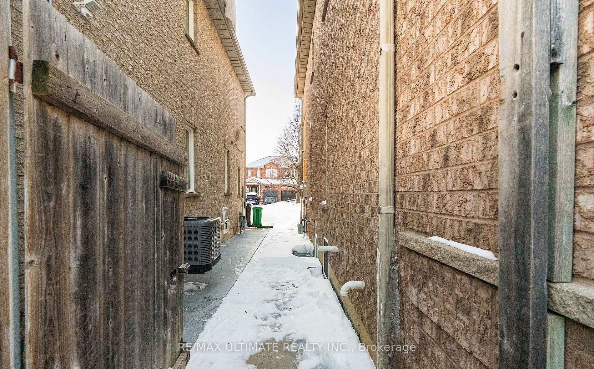 Unit Basement - 21 Sewells Lane, Brampton 3