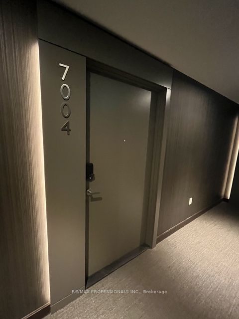 Unit 7004 - 448 Burnhamthorpe Road W, Mississauga 2