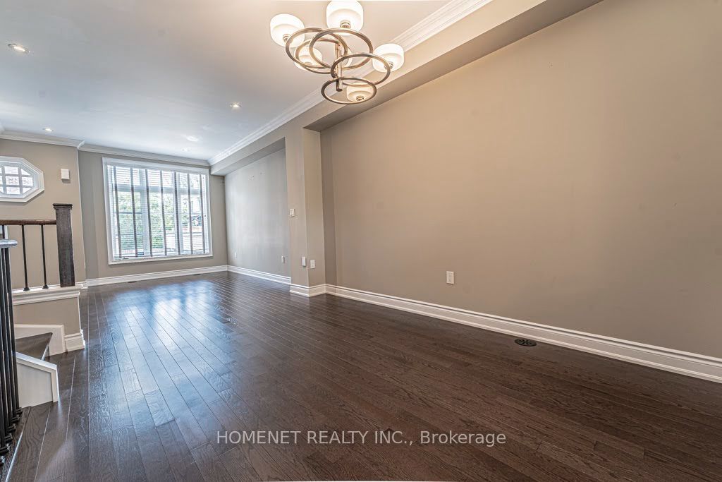2058 Queensborough Gate, Mississauga 4