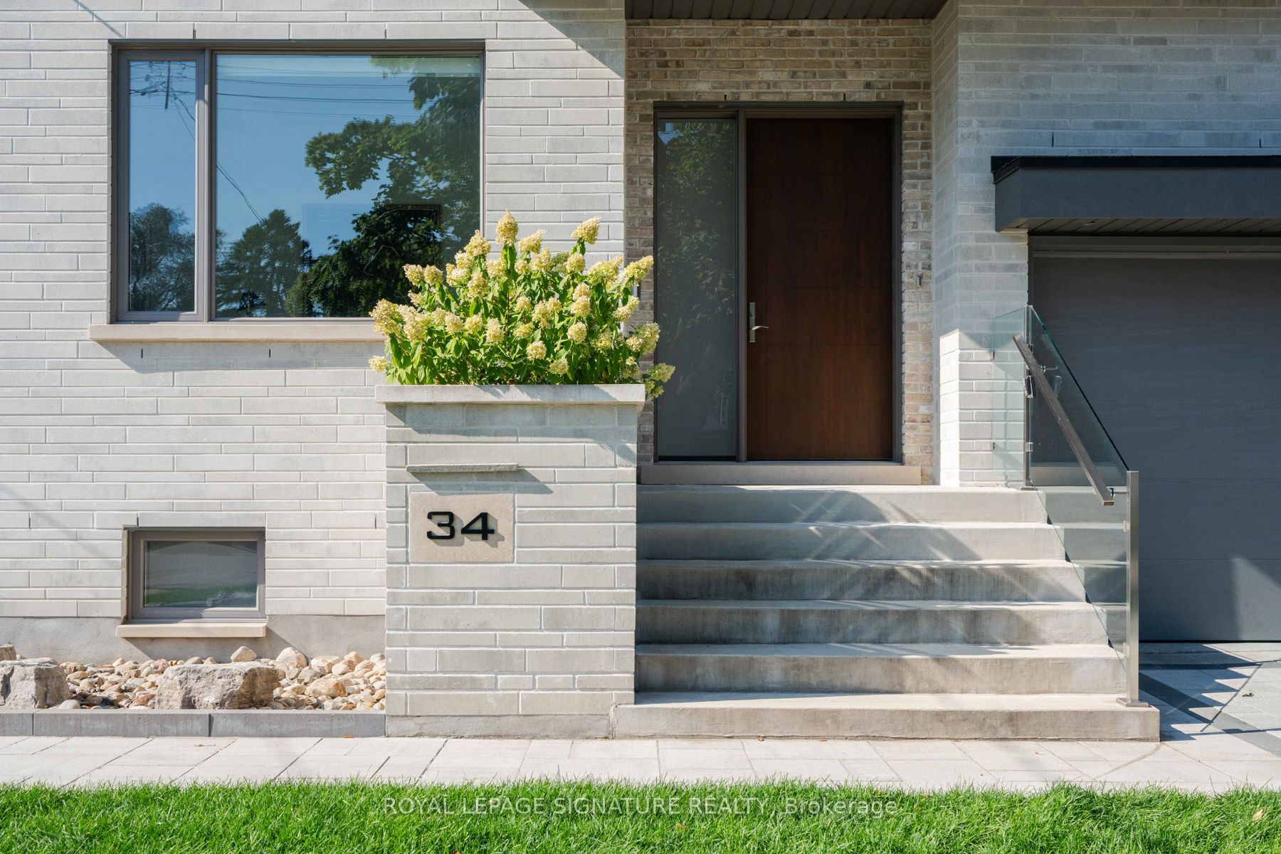 34 Edgecroft Road, Etobicoke 2