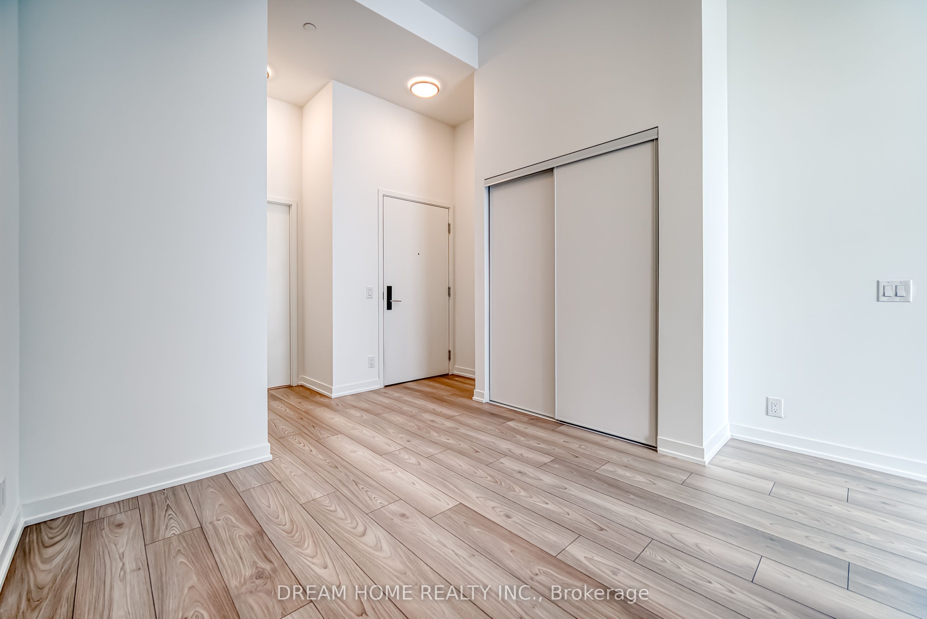 Unit 705 - 285 Dufferin Street, Toronto 5