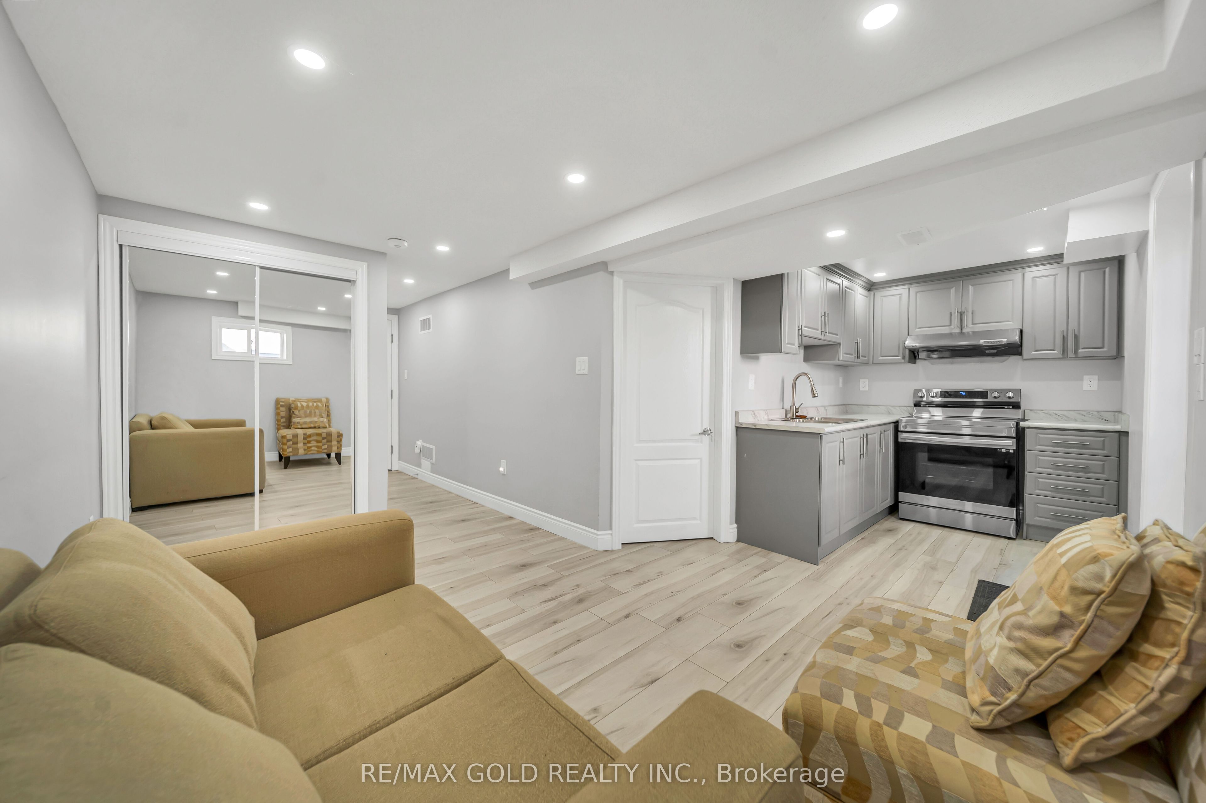 Unit Basement - 70 Glenmore Crescent, Brampton 5